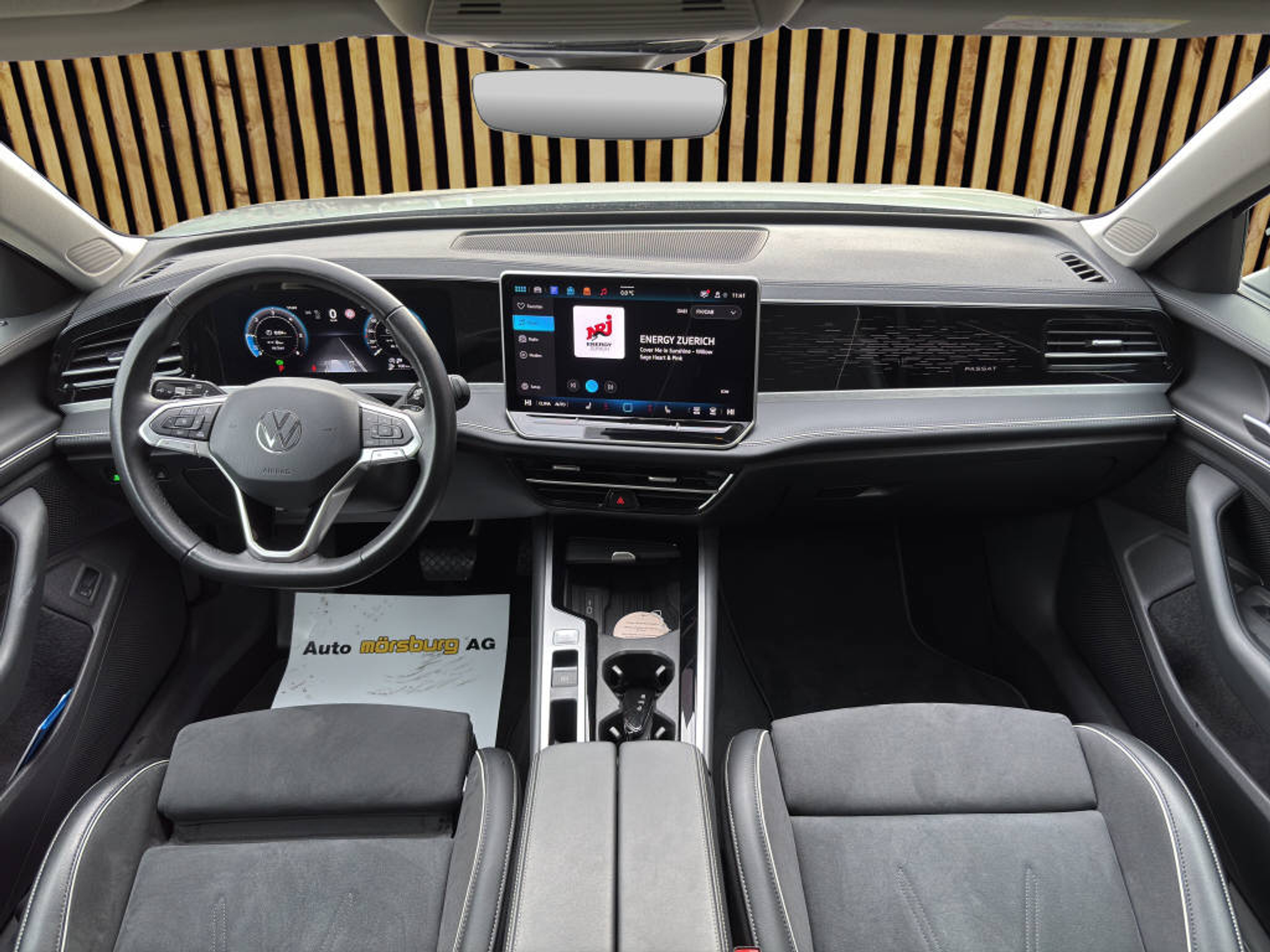 listing desktop thumbnail image 6