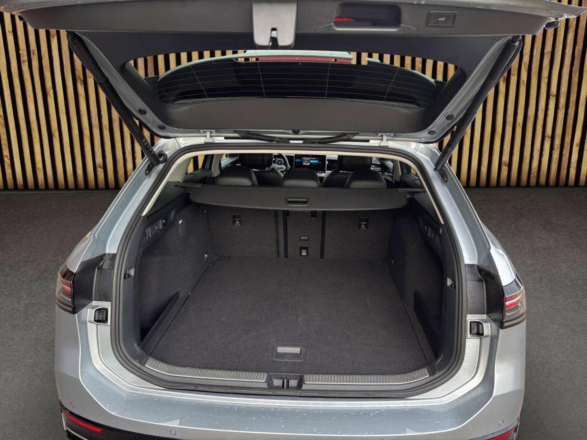 listing desktop thumbnail image 16