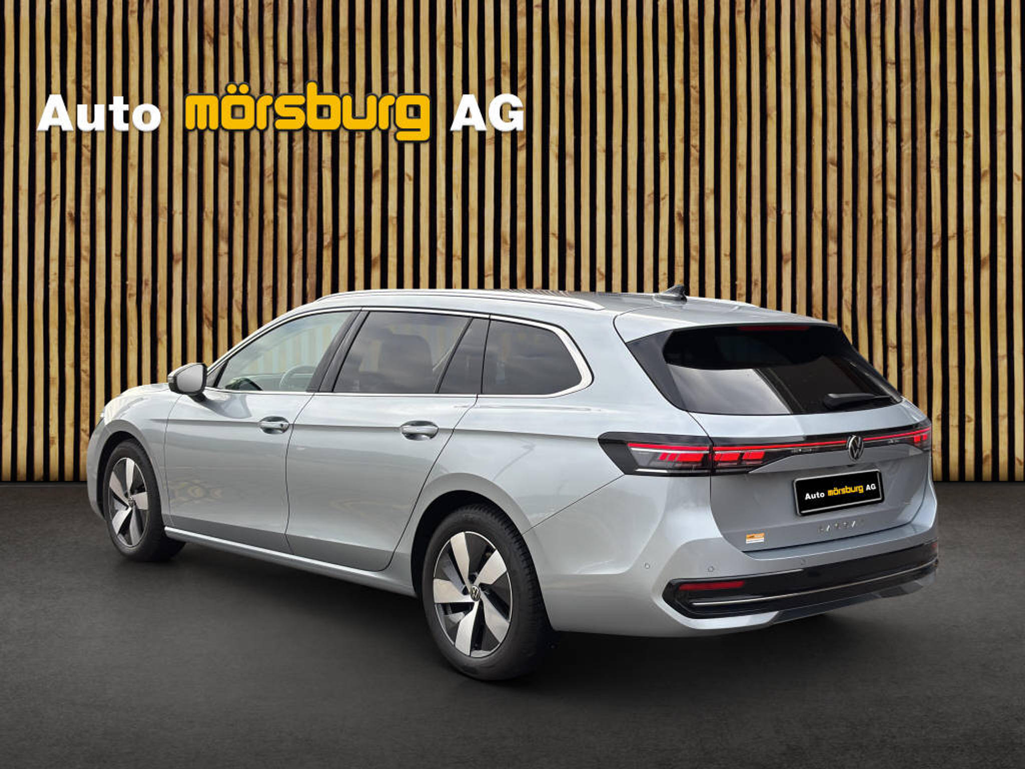 listing desktop thumbnail image 3