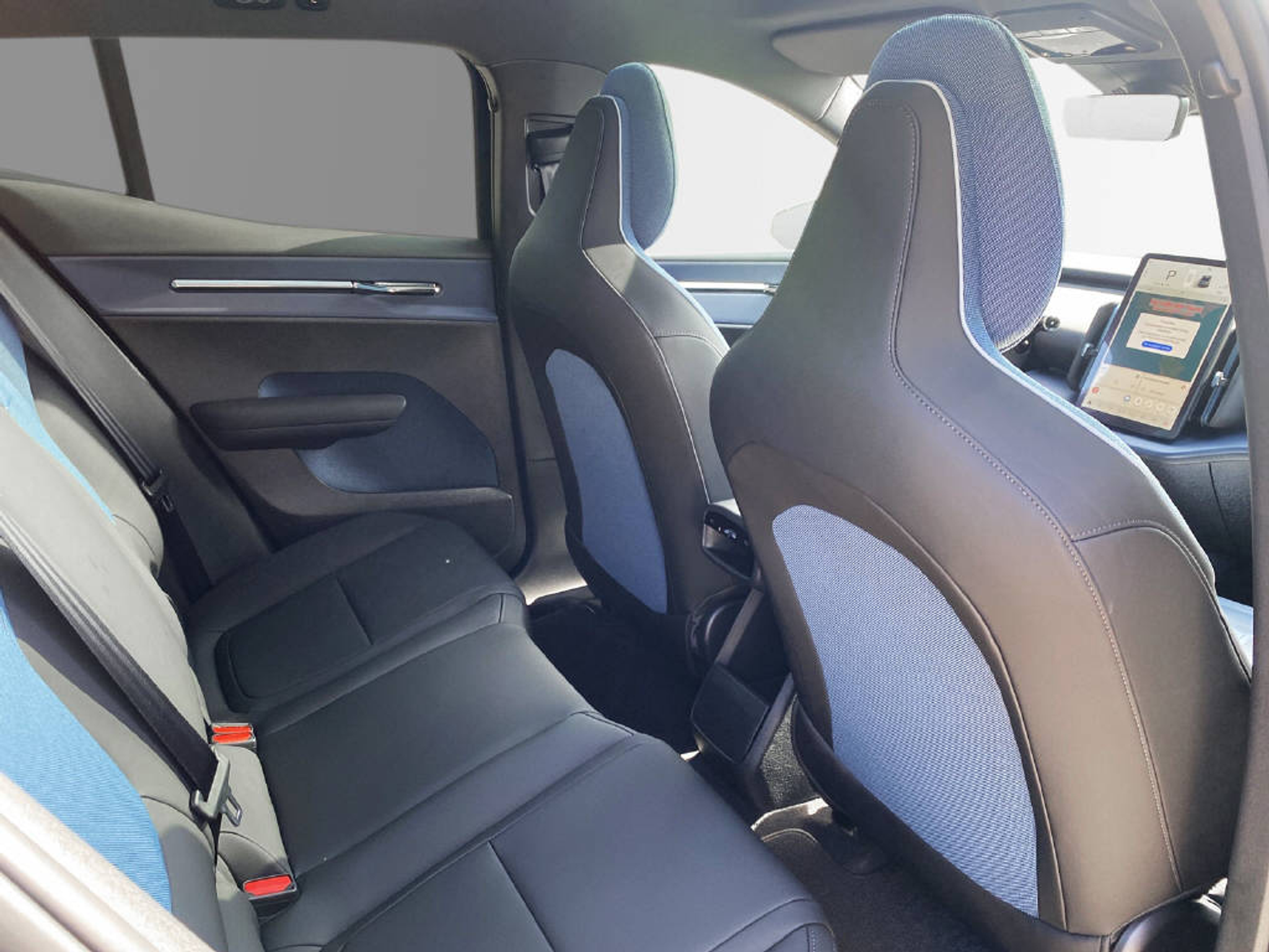 listing desktop thumbnail image 7