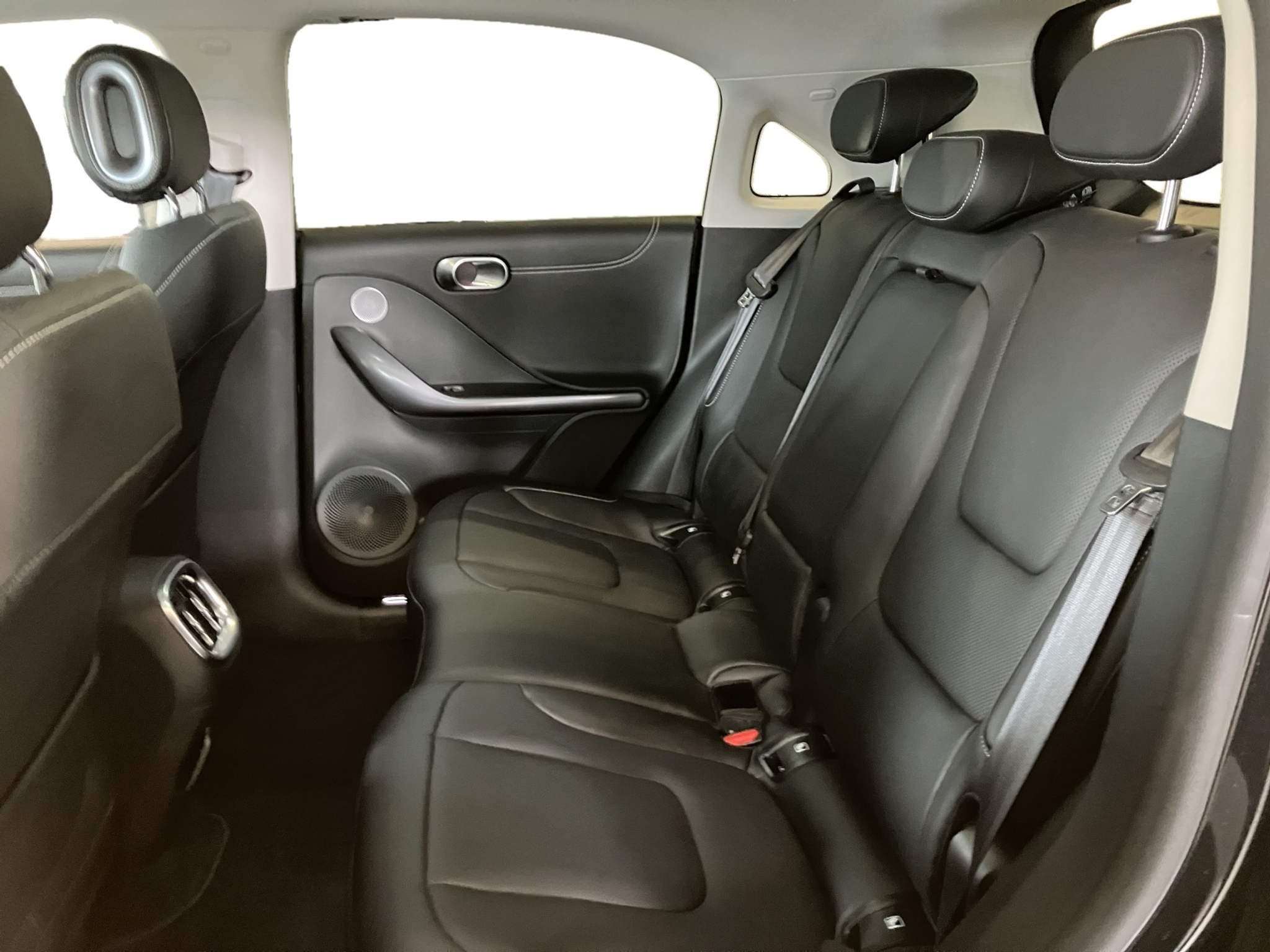 listing desktop thumbnail image 7