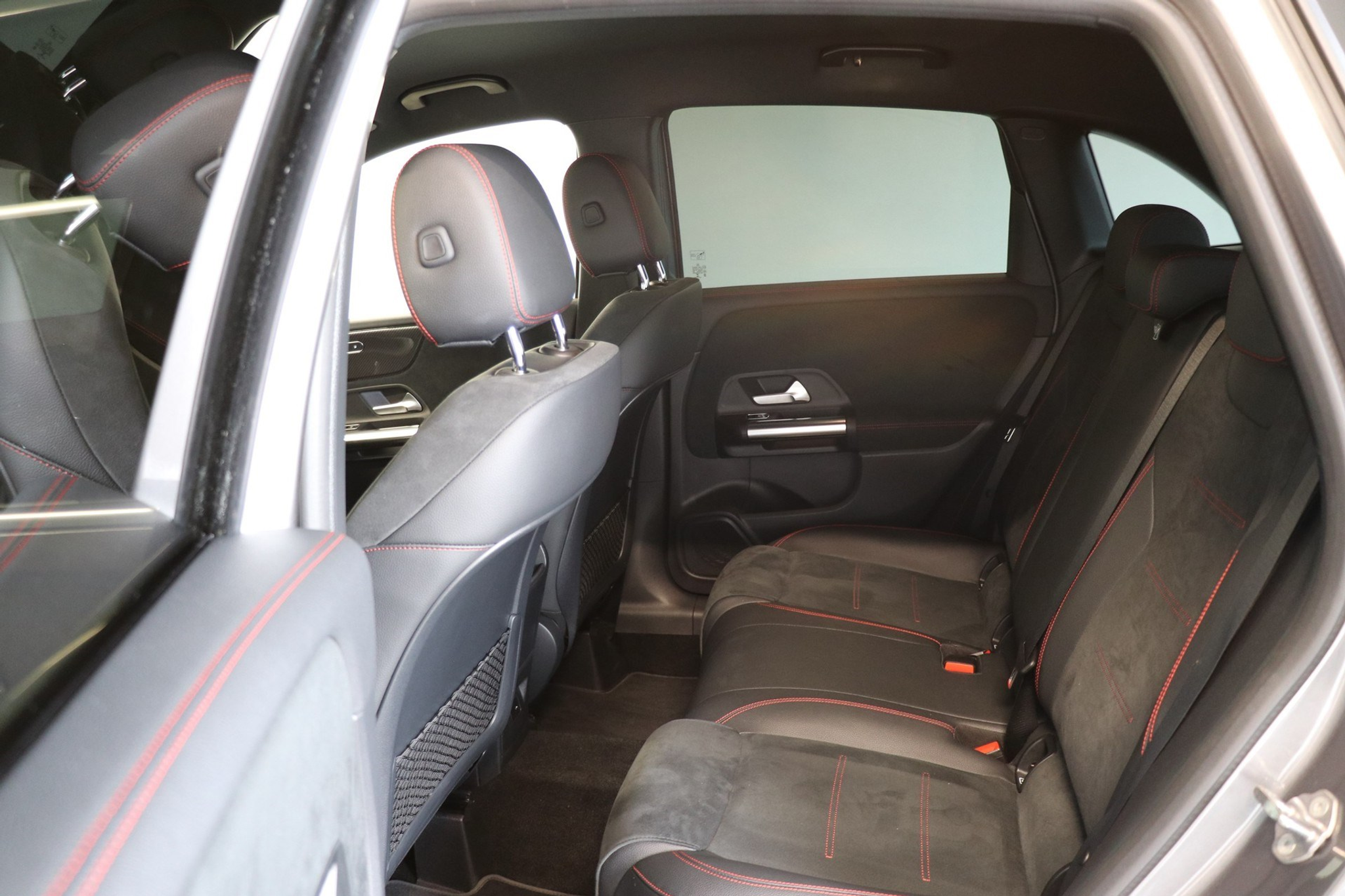 listing desktop thumbnail image 10