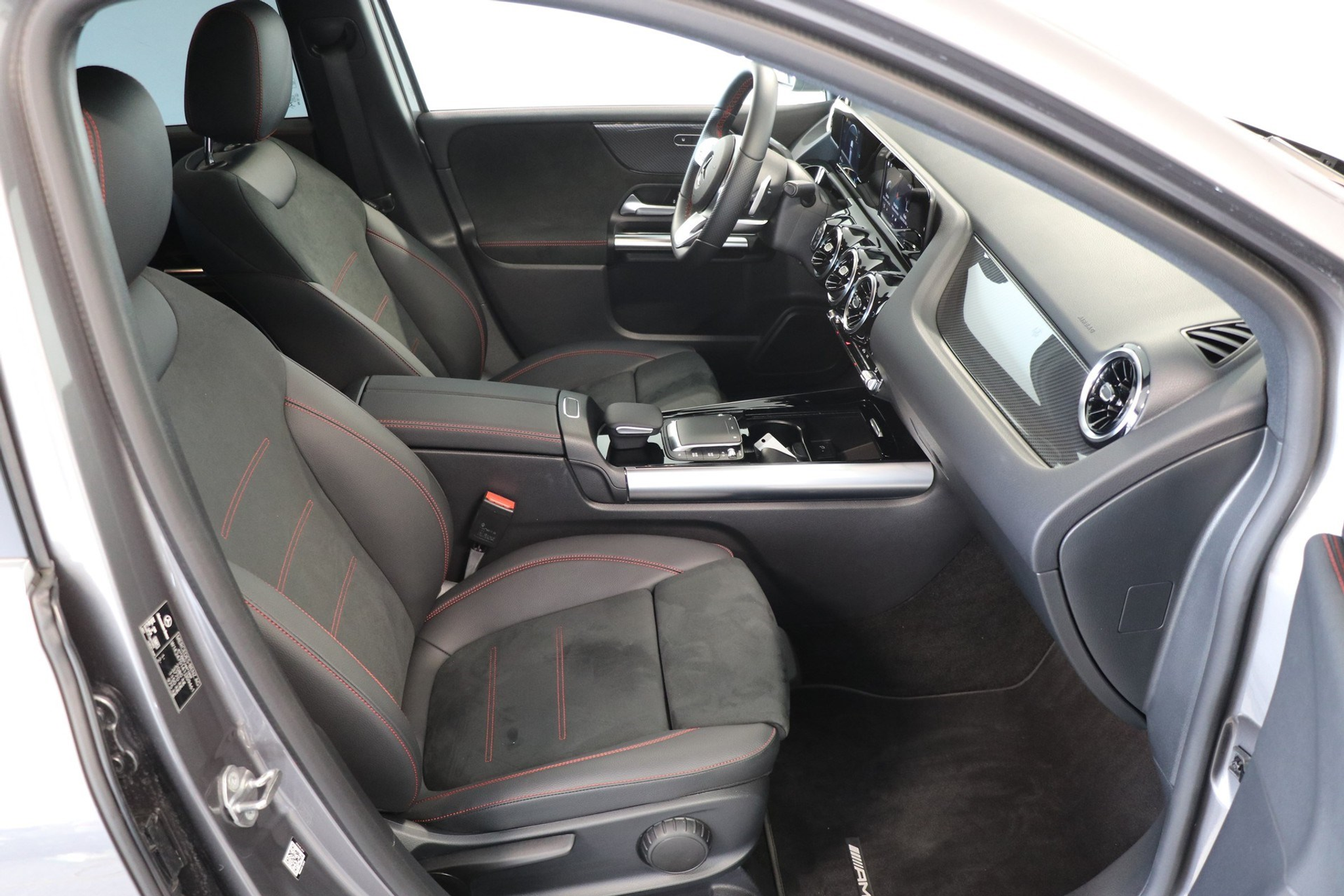 listing desktop thumbnail image 9