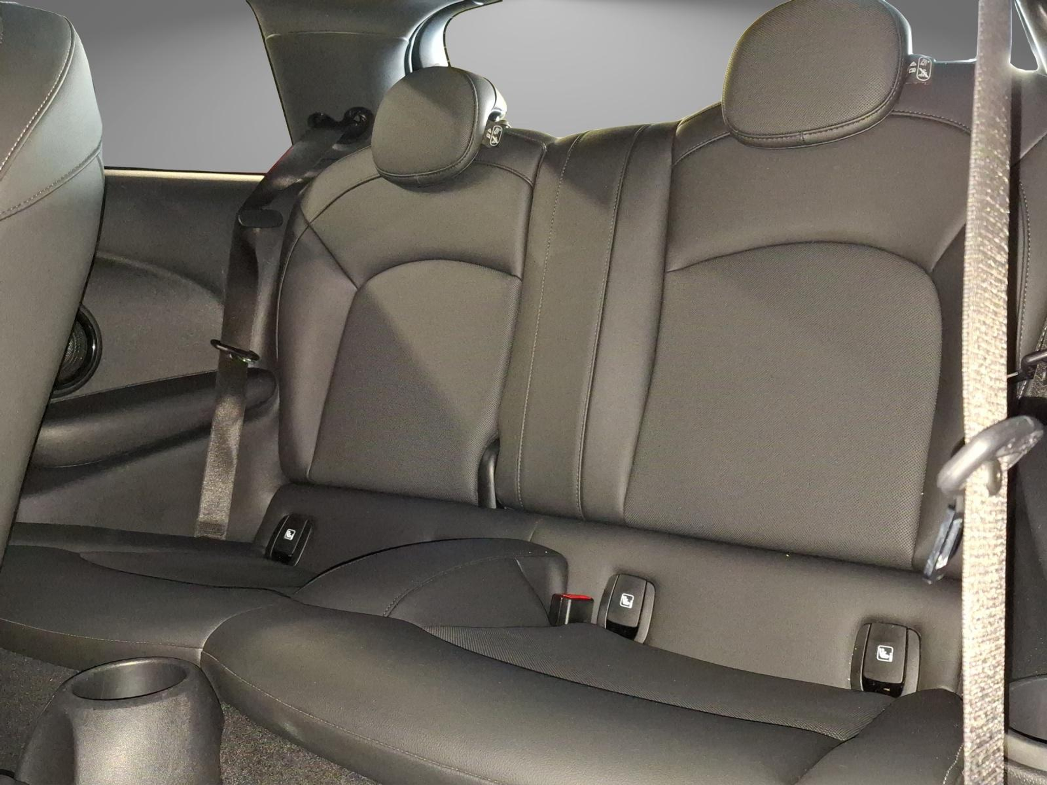 listing desktop thumbnail image 8