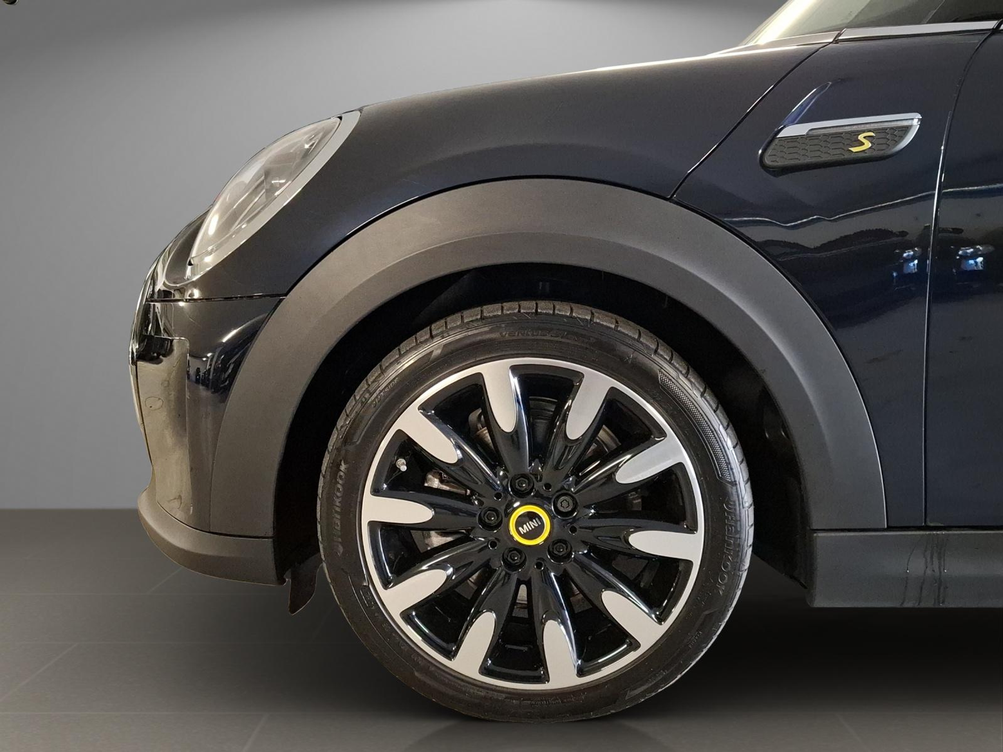 listing desktop thumbnail image 3