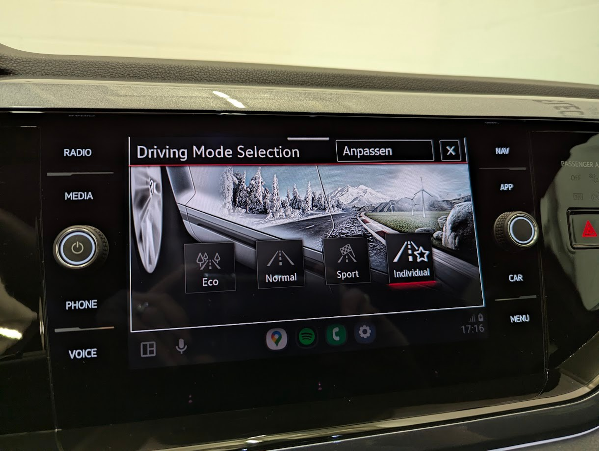 listing desktop thumbnail image 15