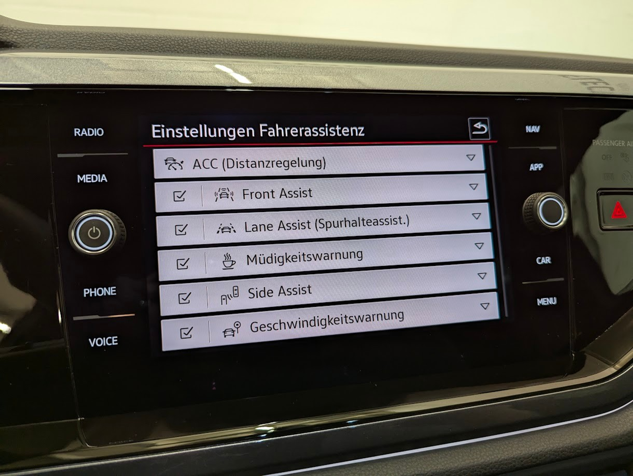 listing desktop thumbnail image 14