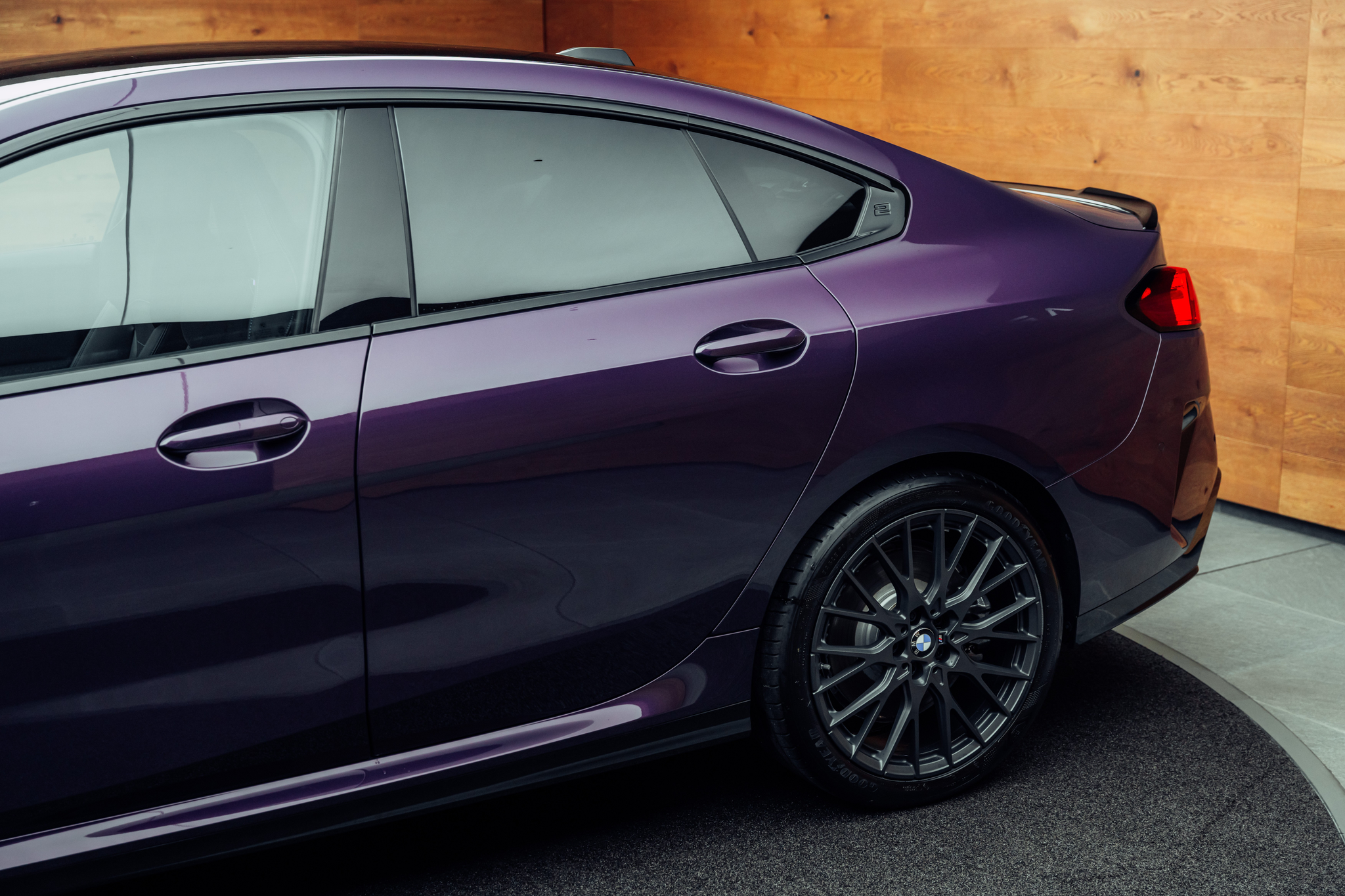 listing desktop thumbnail image 17