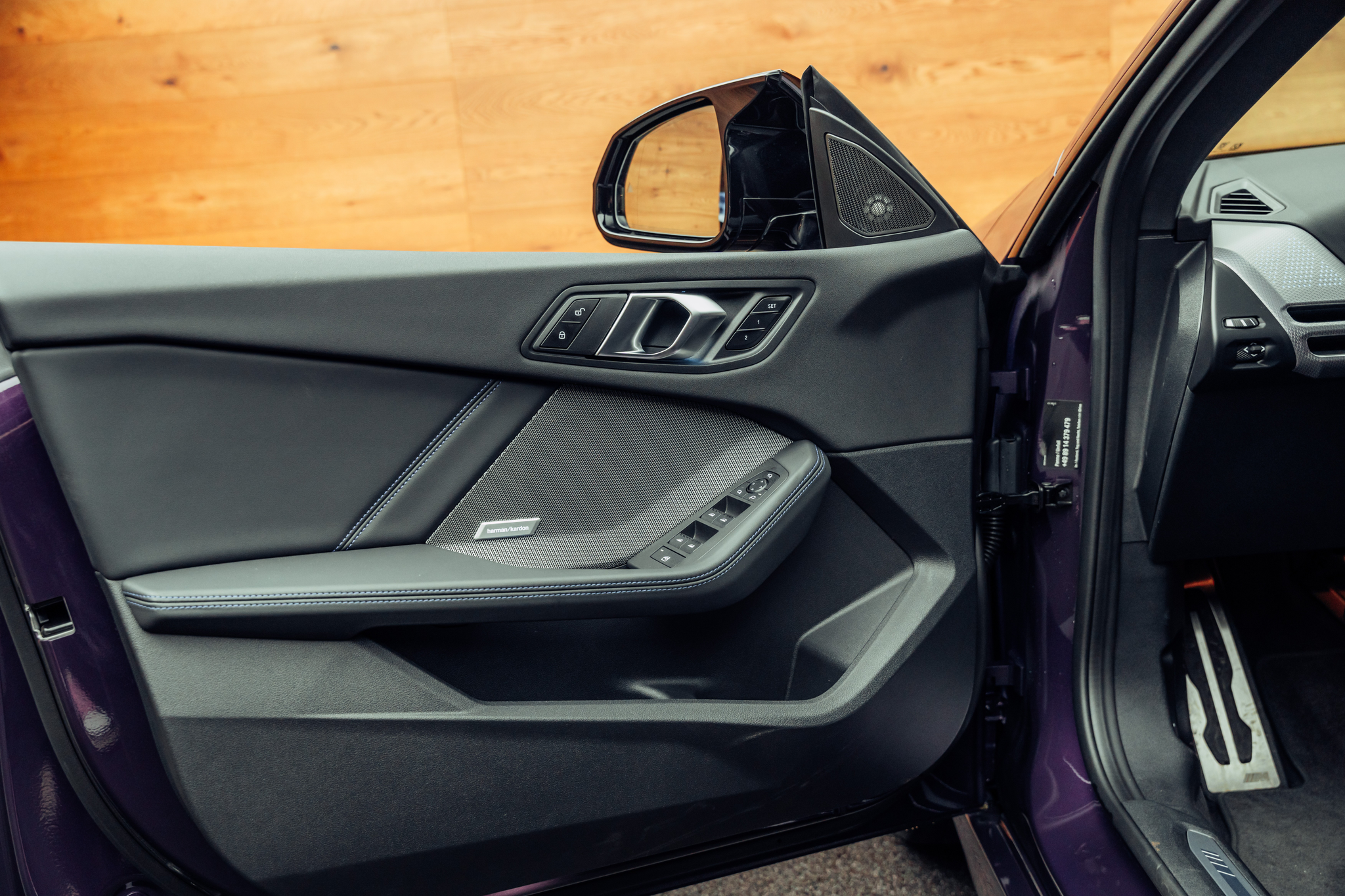 listing desktop thumbnail image 12