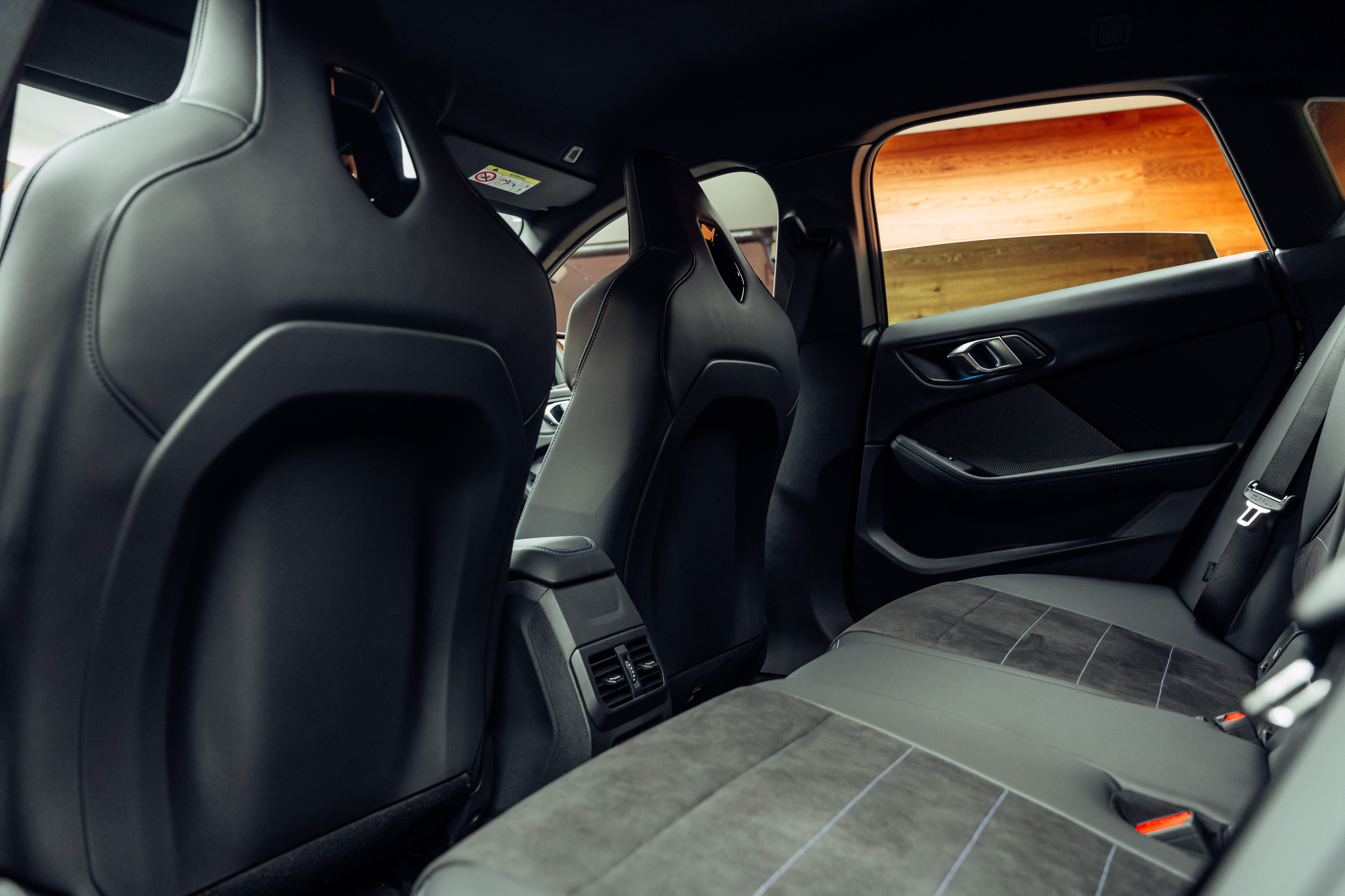 listing desktop thumbnail image 7