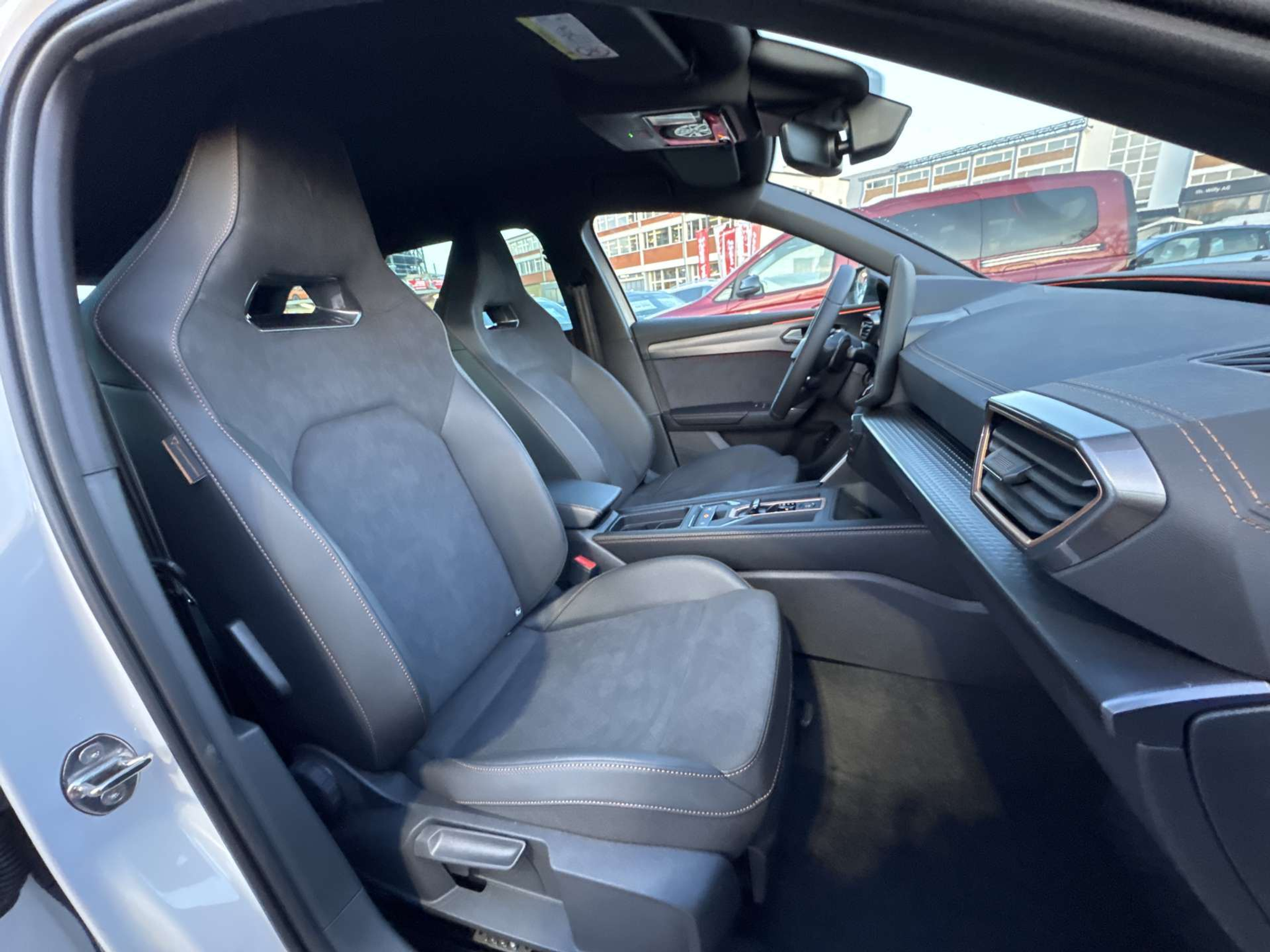 listing desktop thumbnail image 12