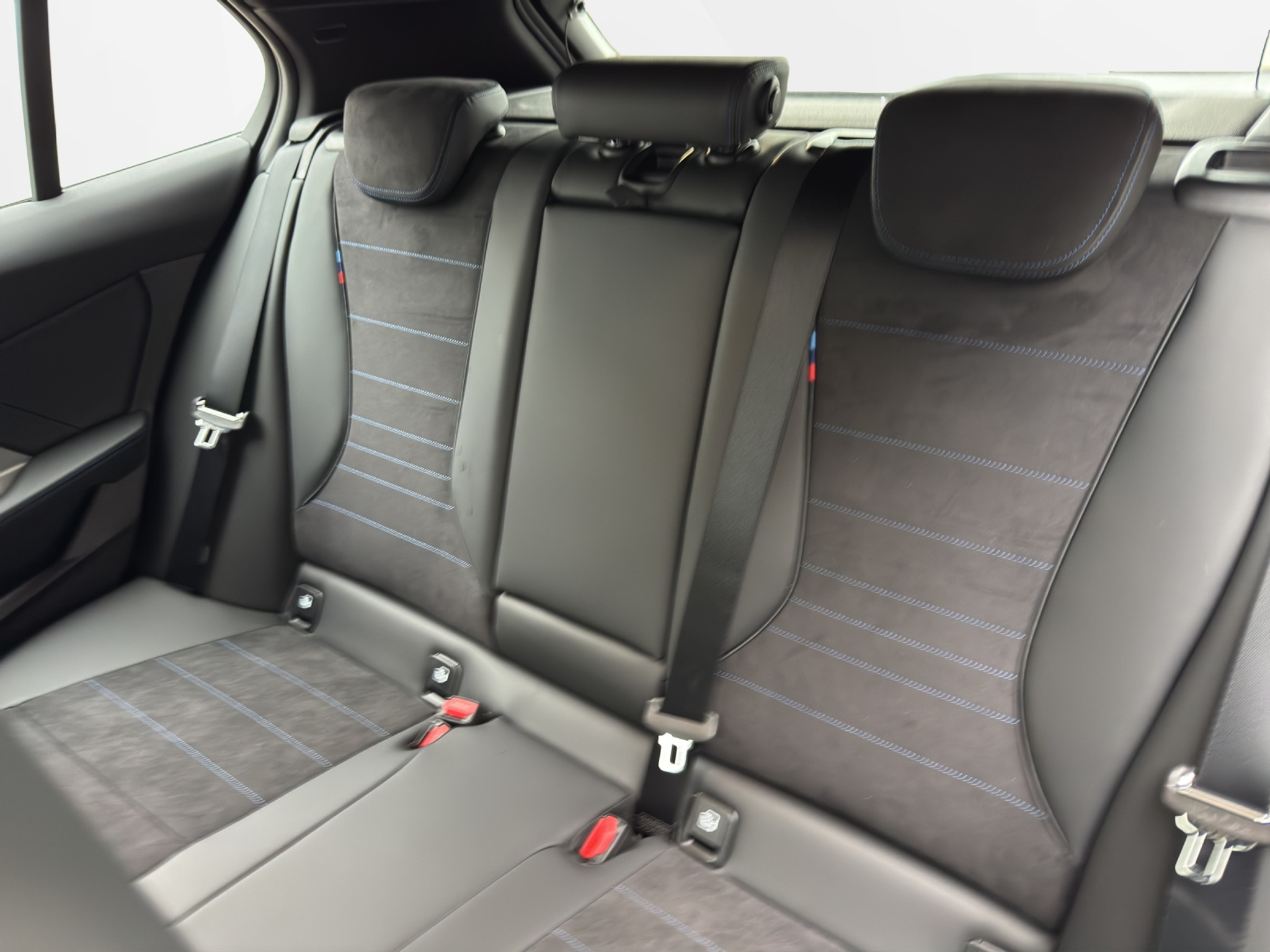 listing desktop thumbnail image 18