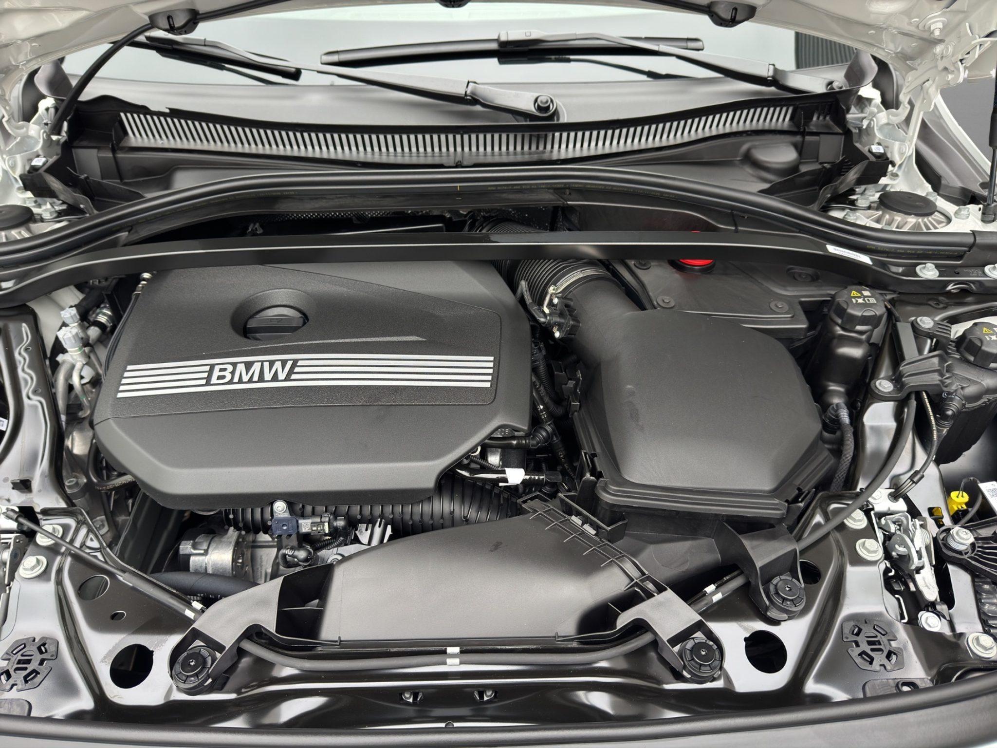 listing desktop thumbnail image 9