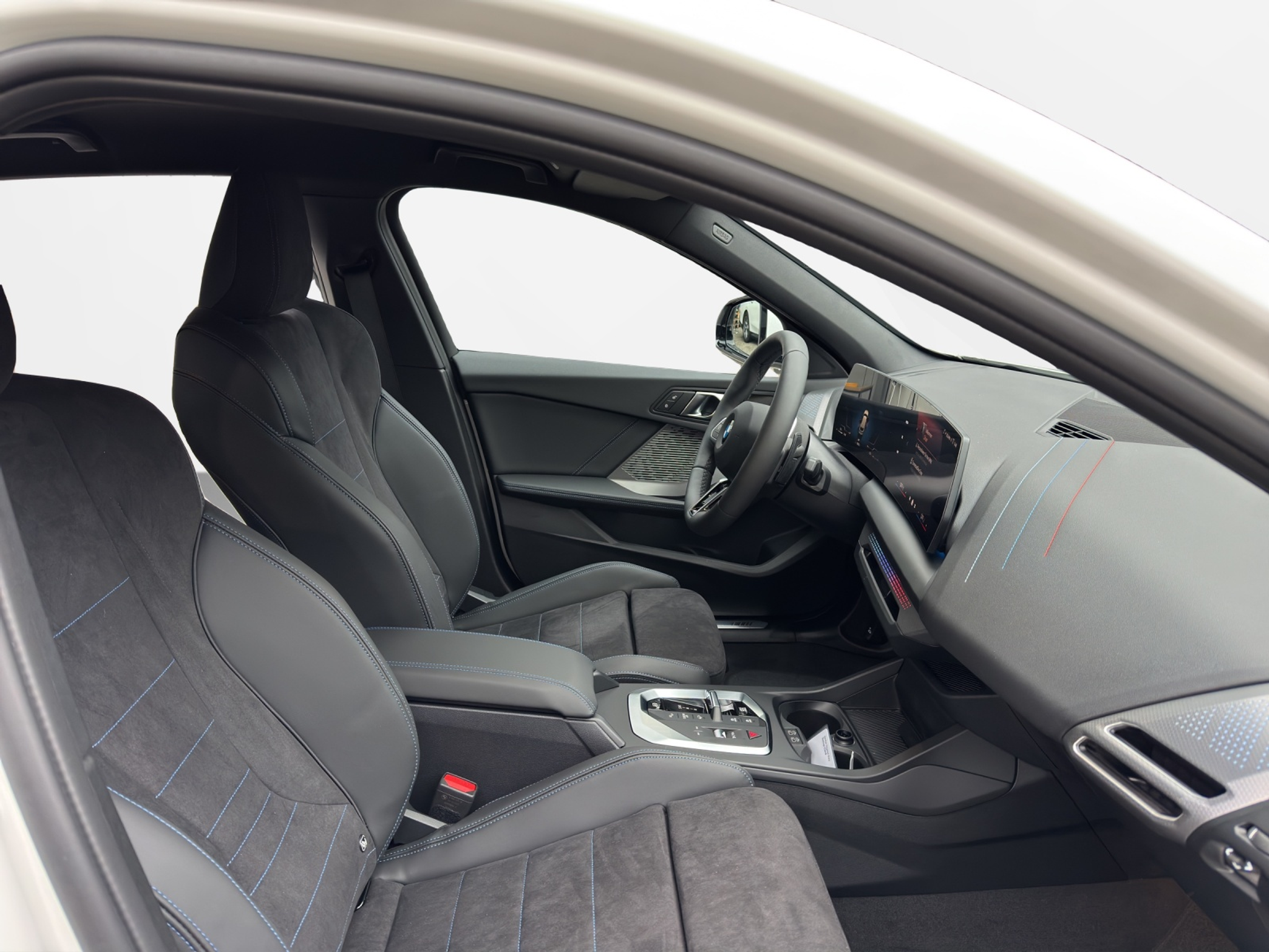 listing desktop thumbnail image 17