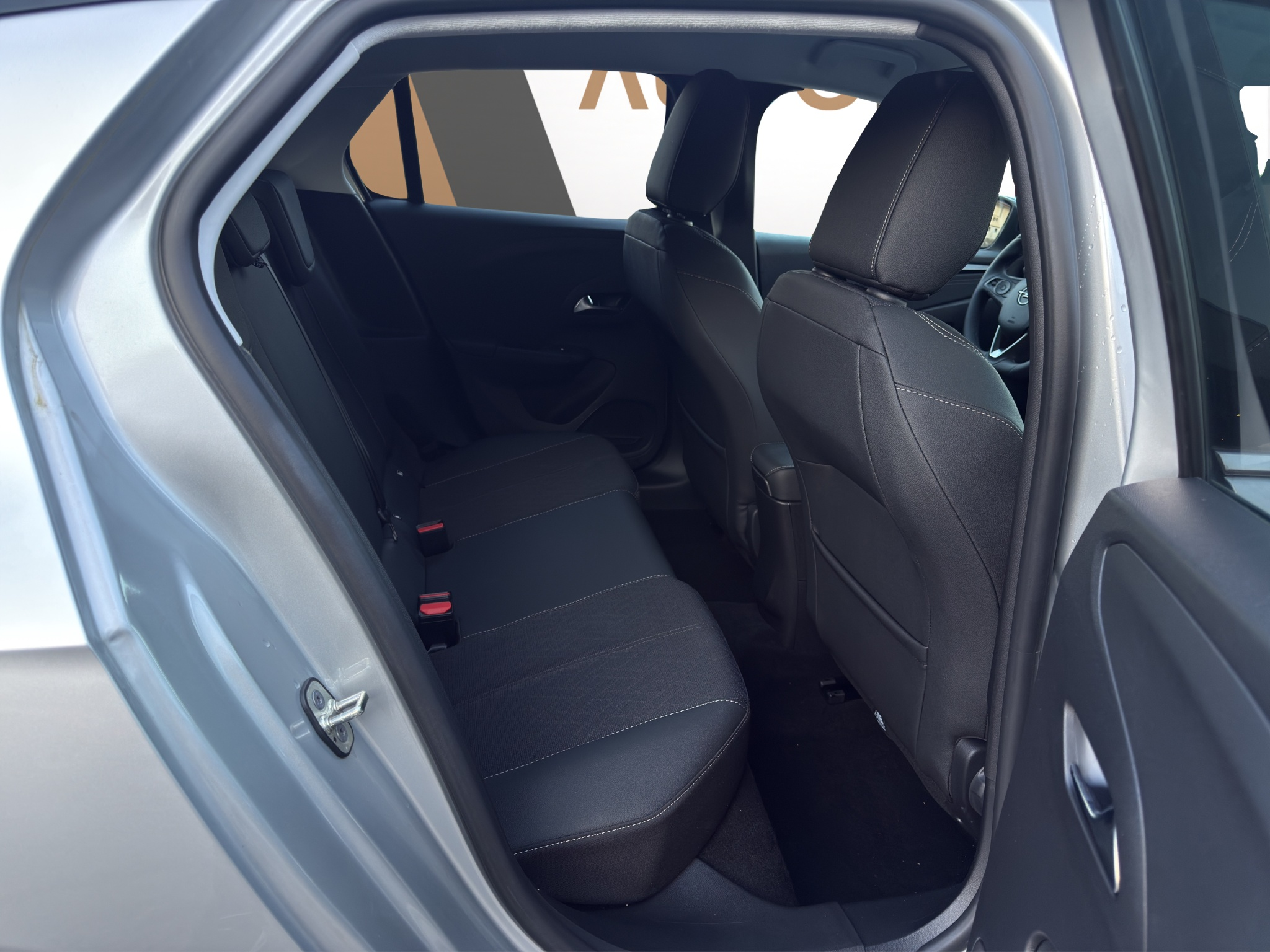 listing desktop thumbnail image 11