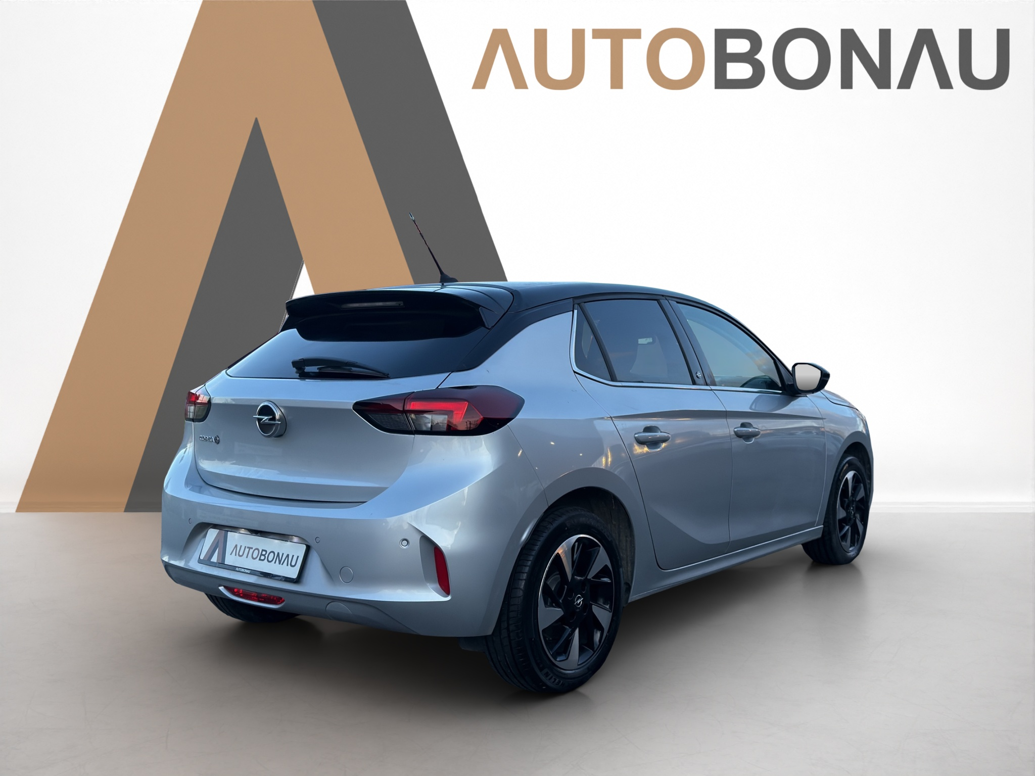 listing desktop thumbnail image 4