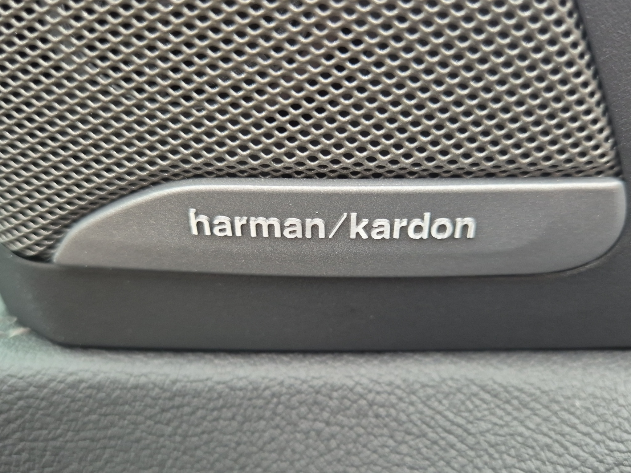 listing desktop thumbnail image 12