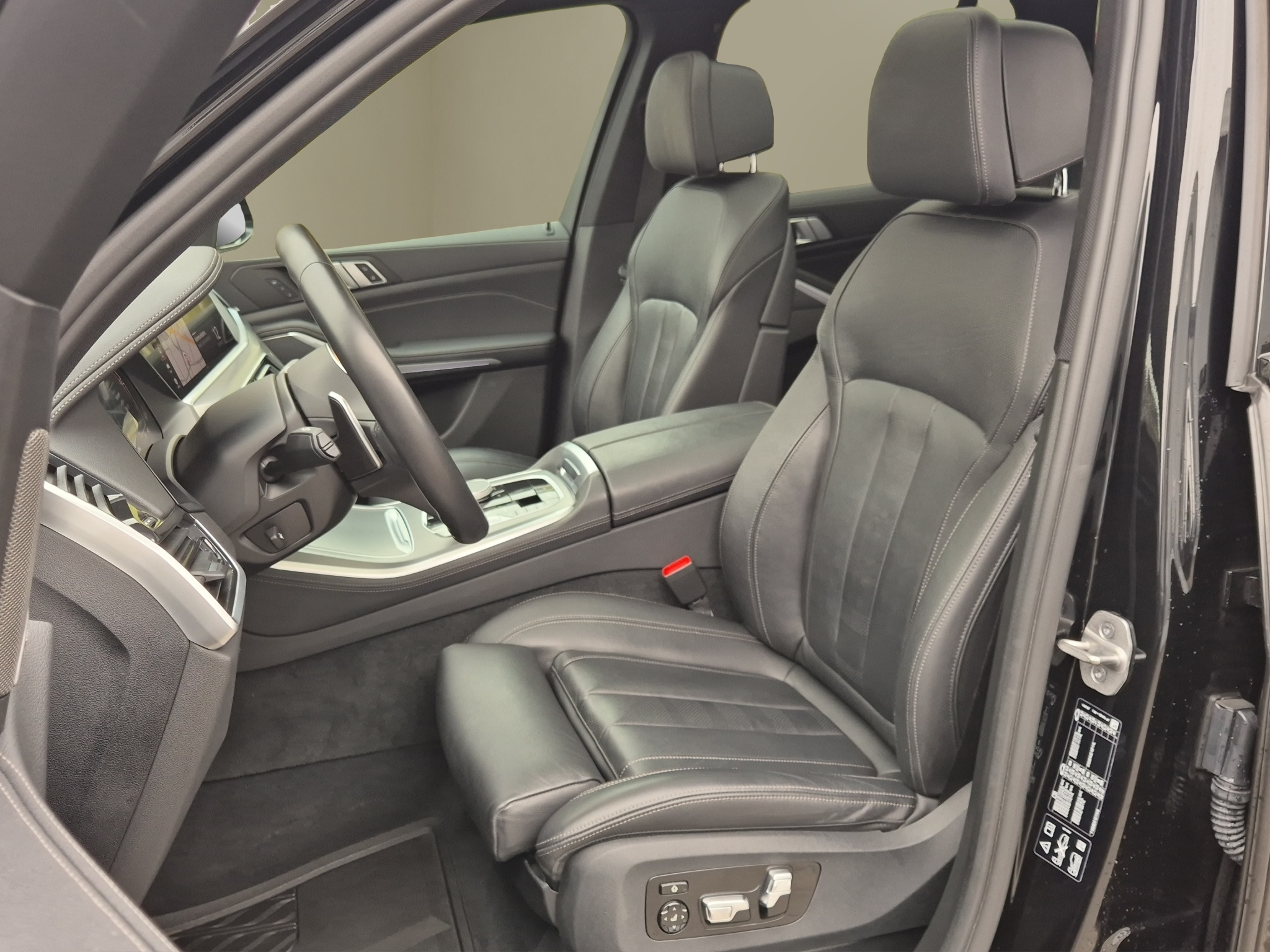 listing desktop thumbnail image 8