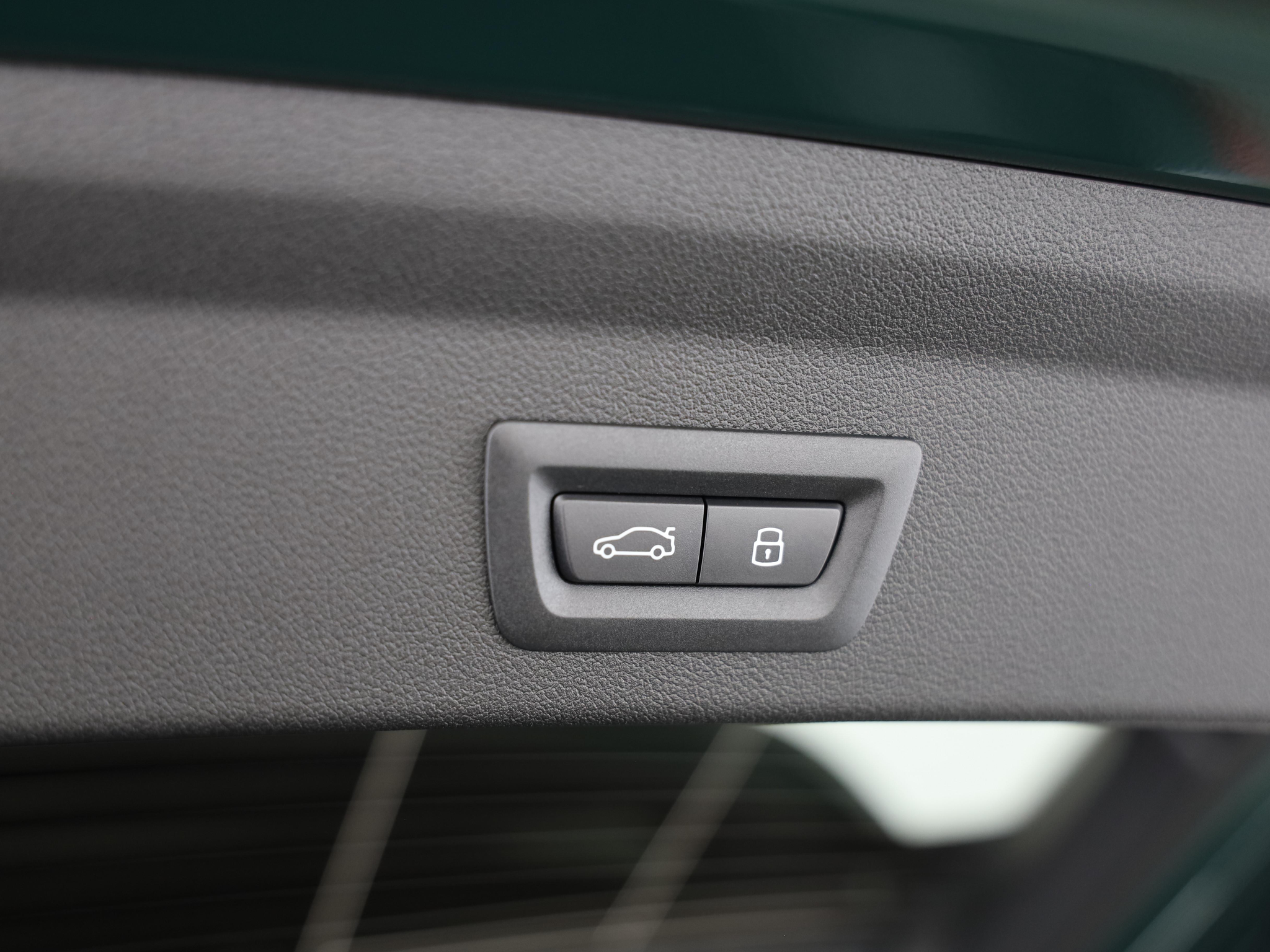 listing desktop thumbnail image 17