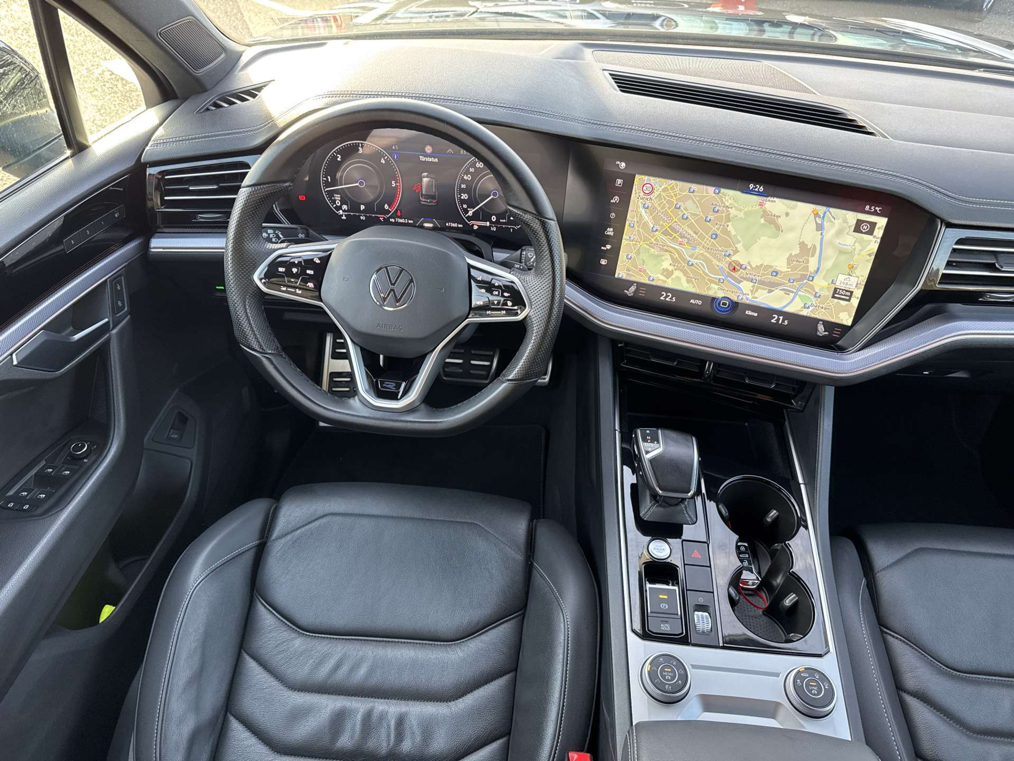 listing desktop thumbnail image 4