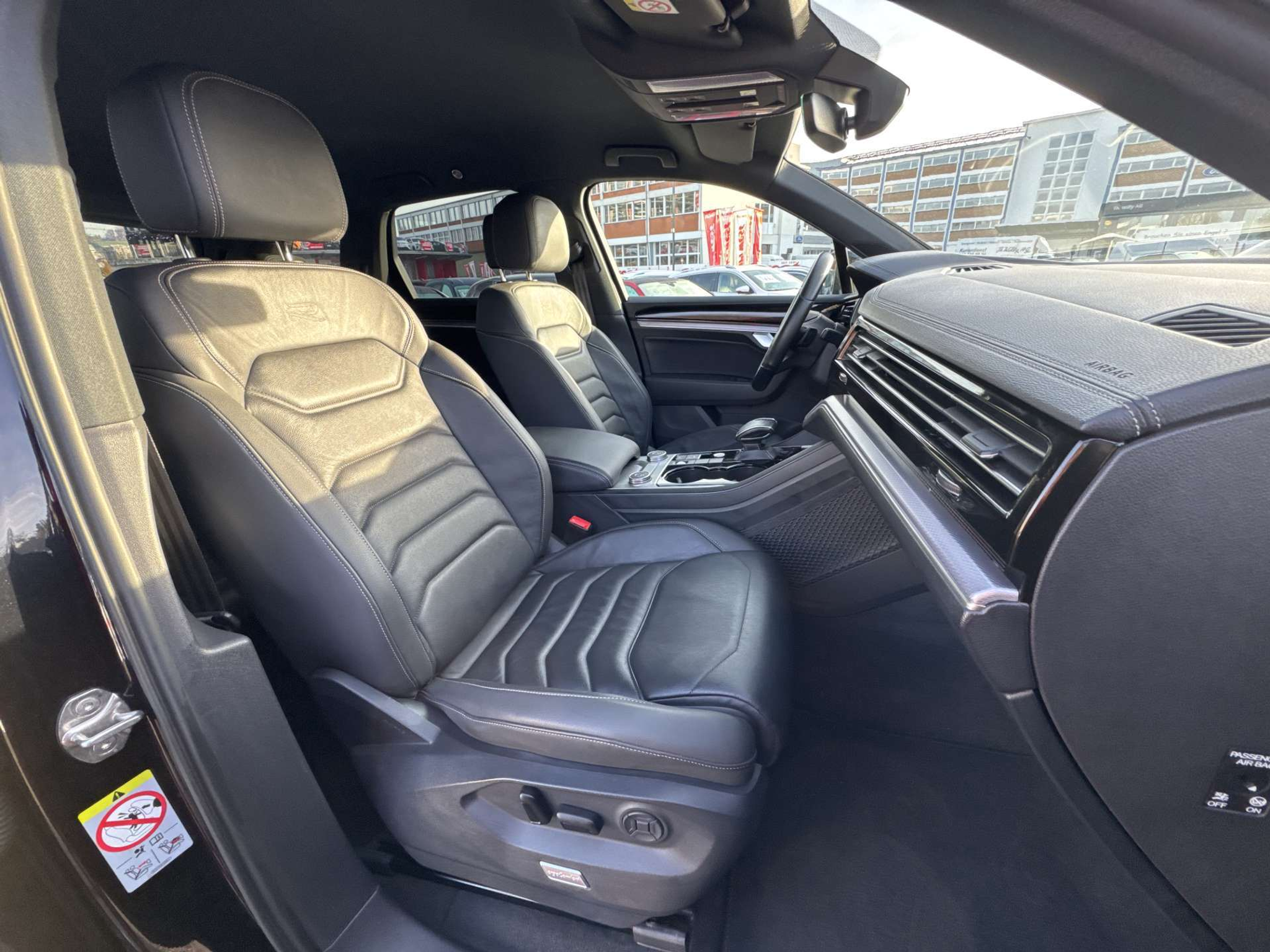 listing desktop thumbnail image 12