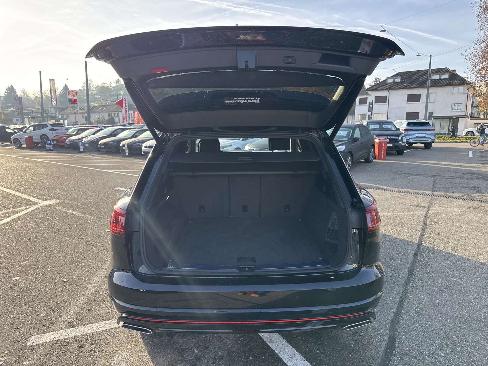 listing desktop thumbnail image 7