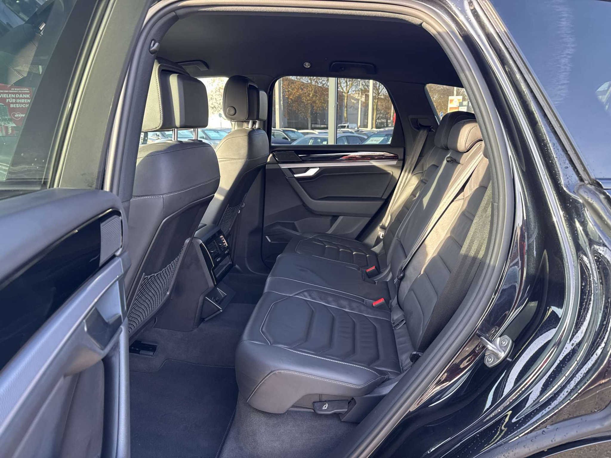 listing desktop thumbnail image 6