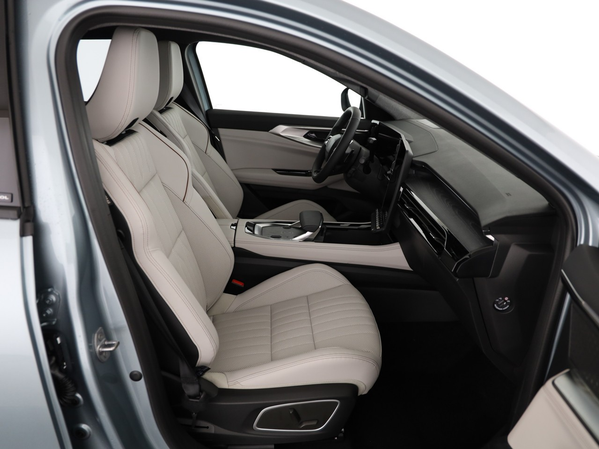 listing desktop thumbnail image 6