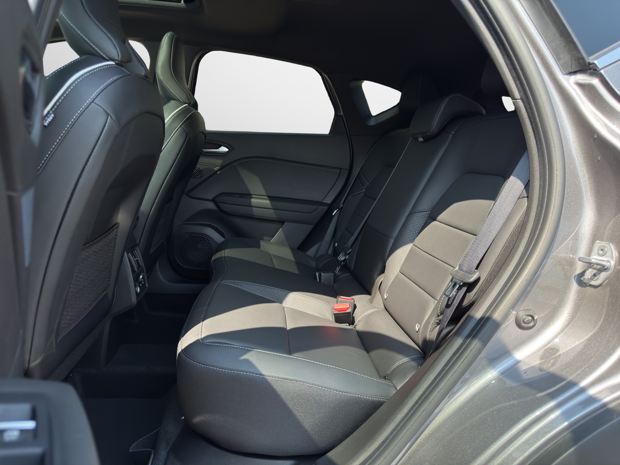 listing desktop thumbnail image 7