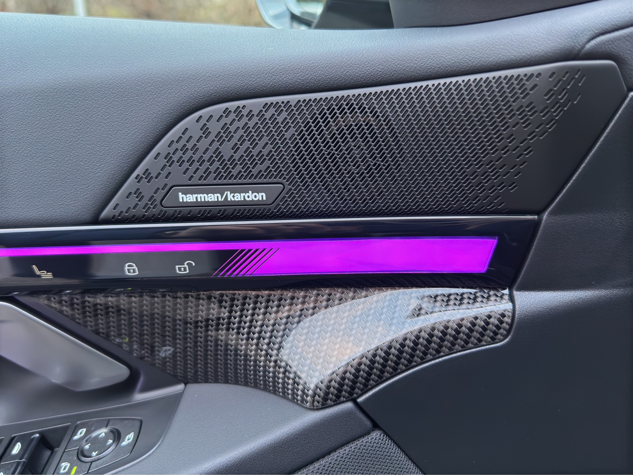 listing desktop thumbnail image 22