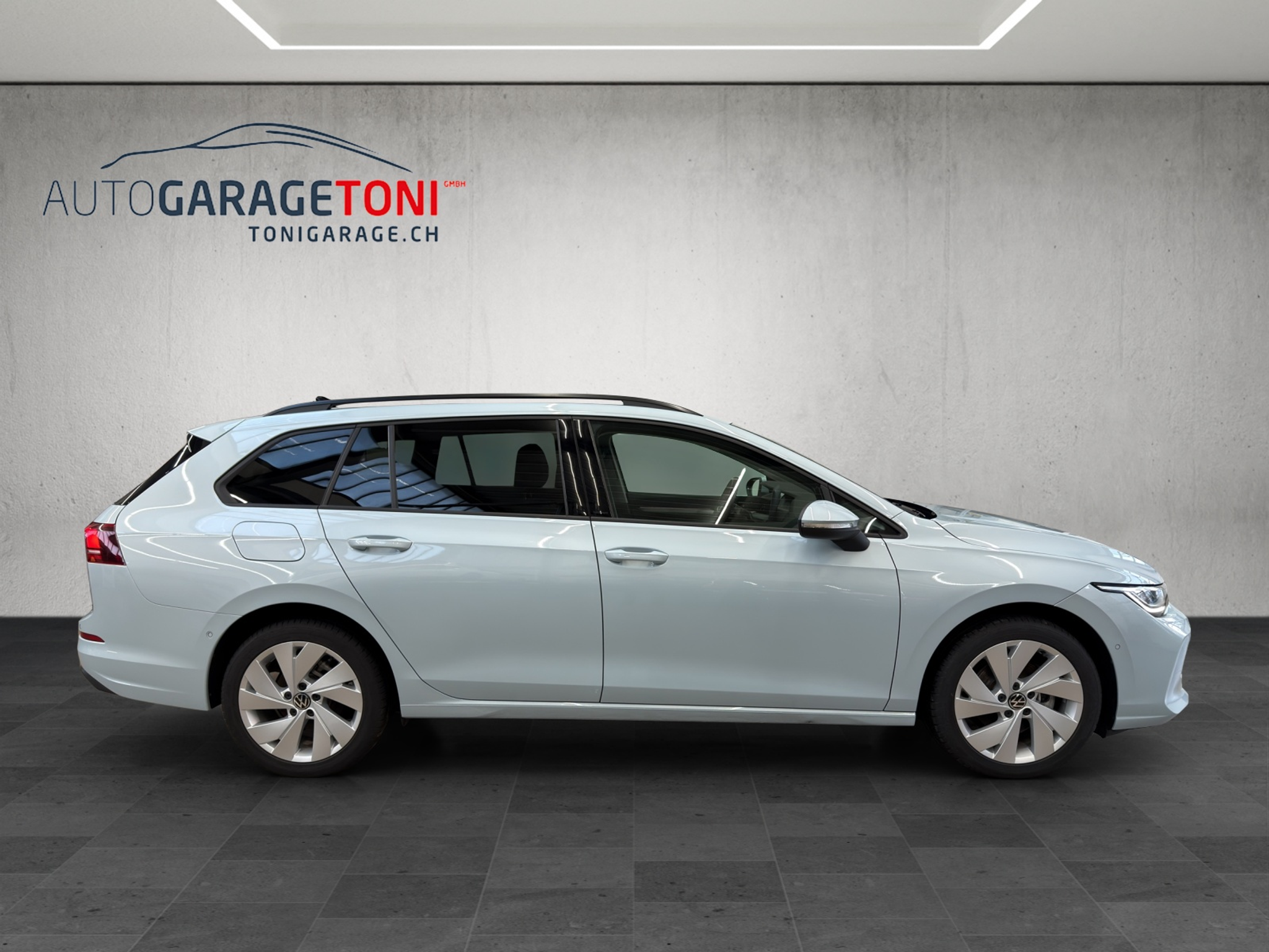 listing desktop thumbnail image 4