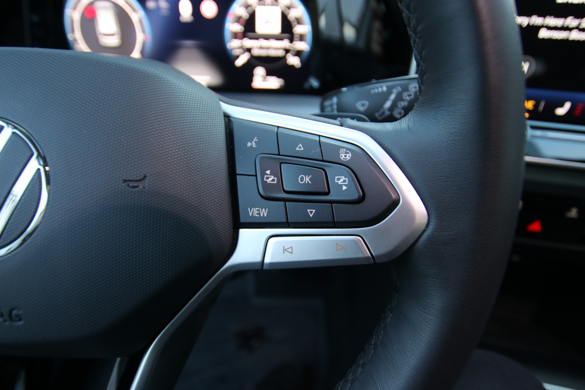 listing desktop thumbnail image 24