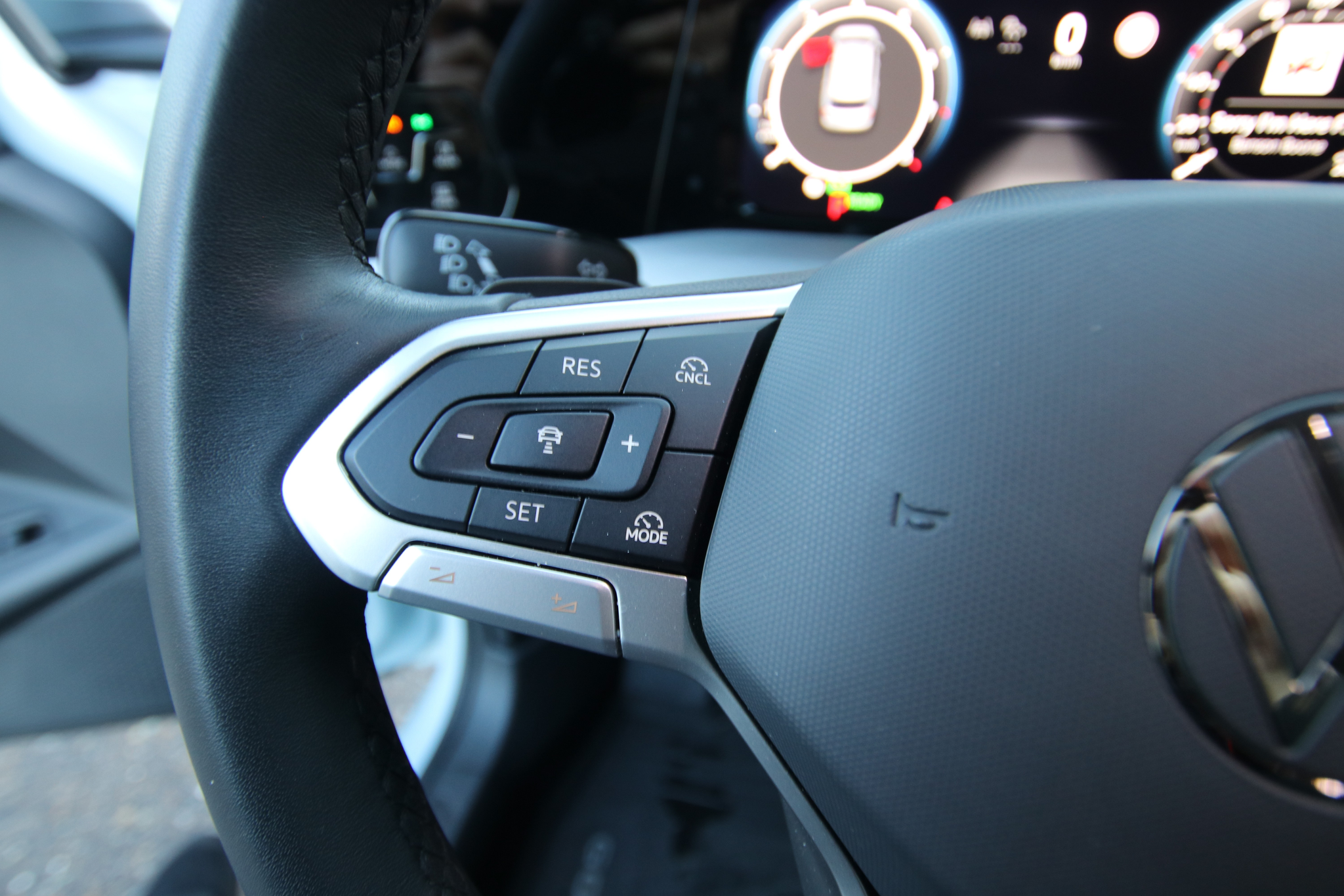 listing desktop thumbnail image 25