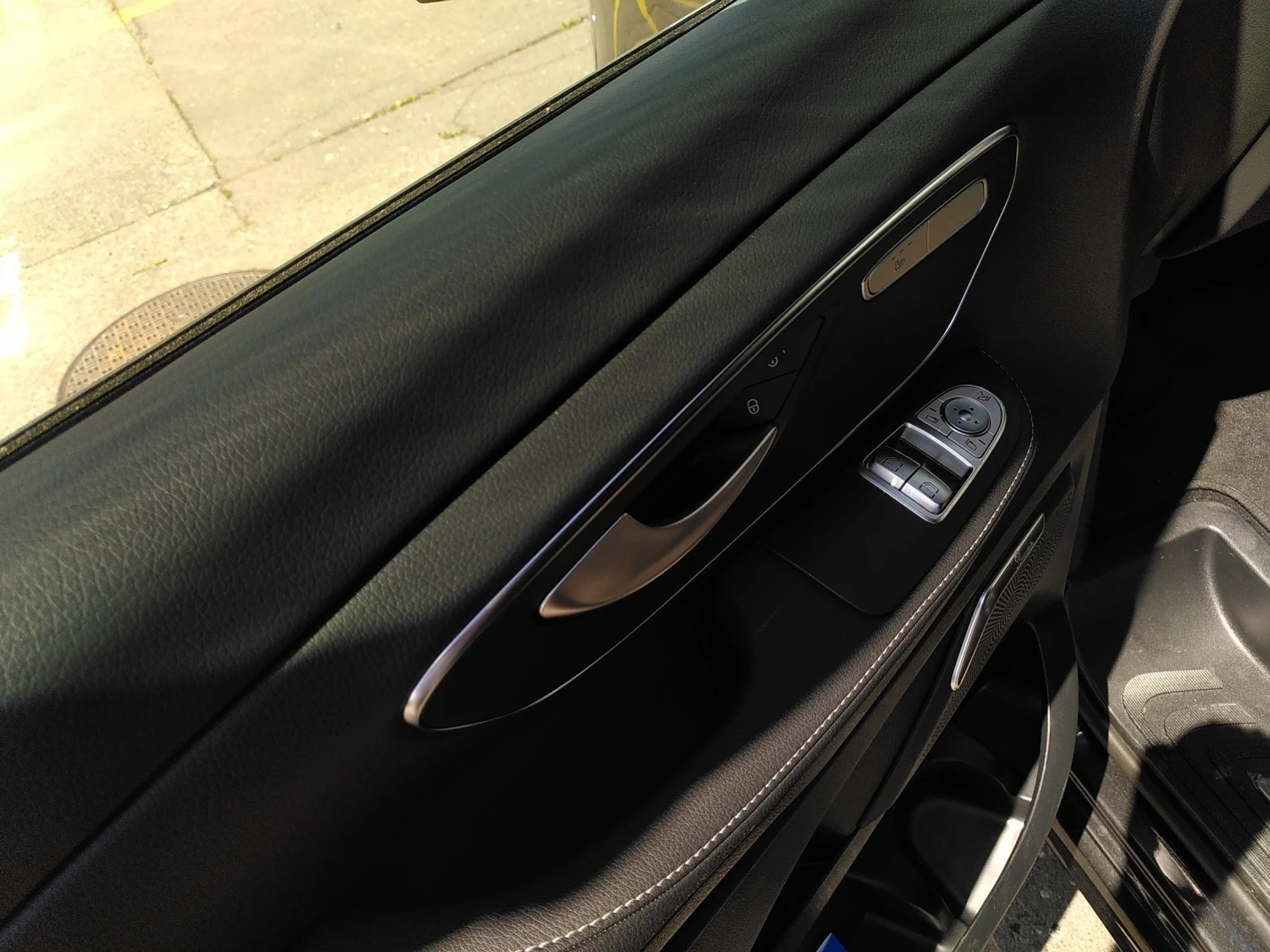 listing desktop thumbnail image 7