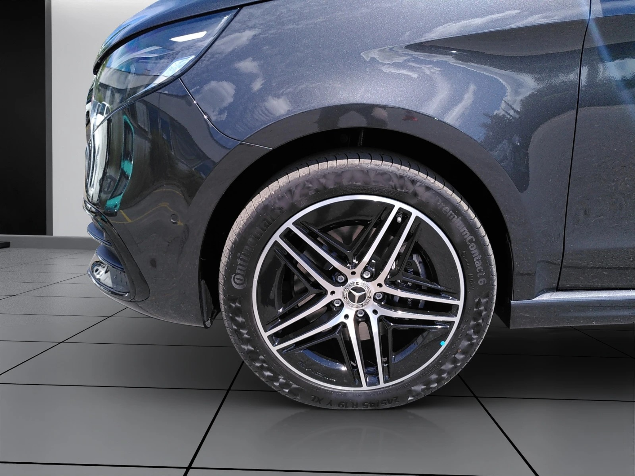 listing desktop thumbnail image 4