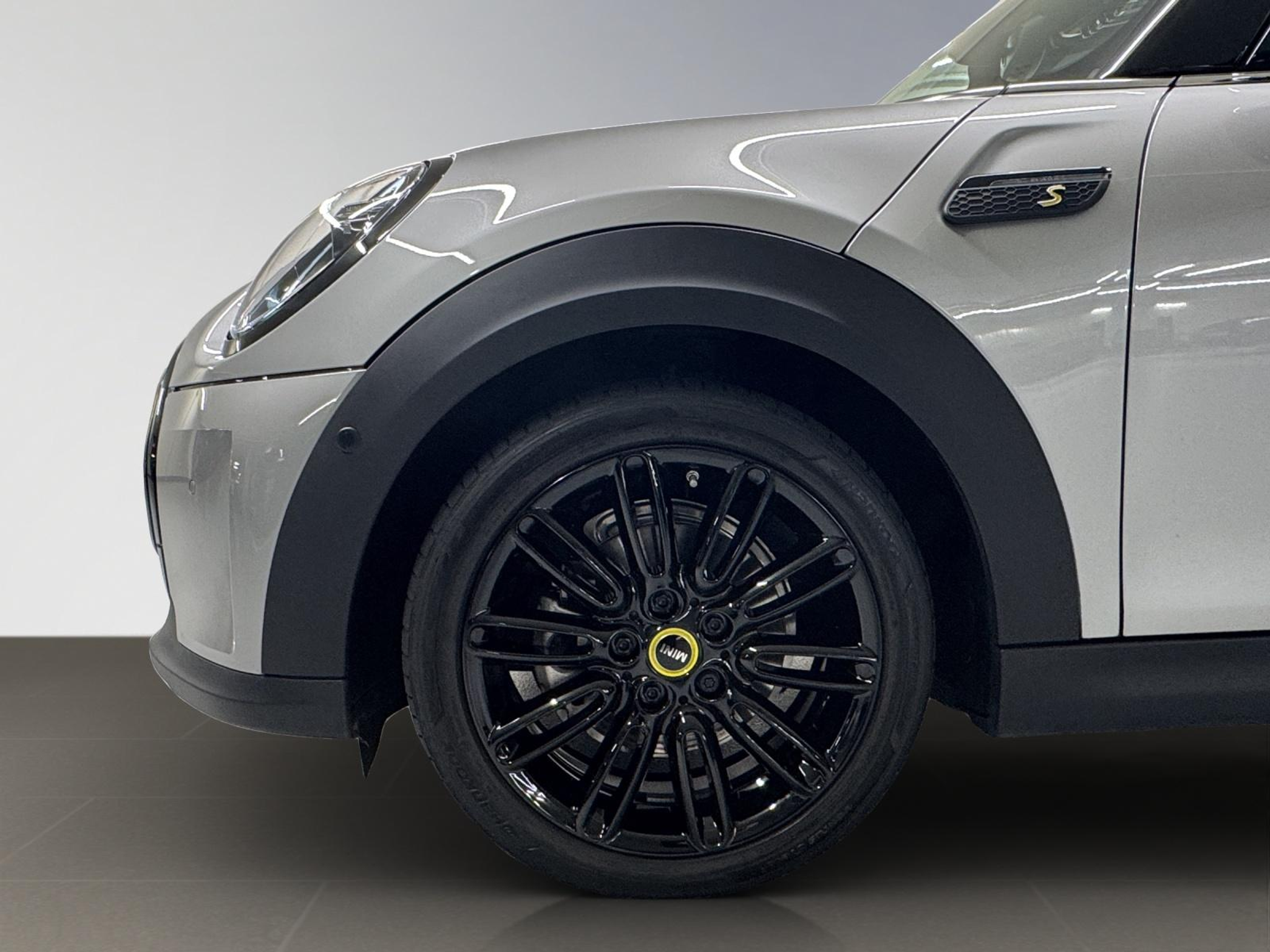 listing desktop thumbnail image 8