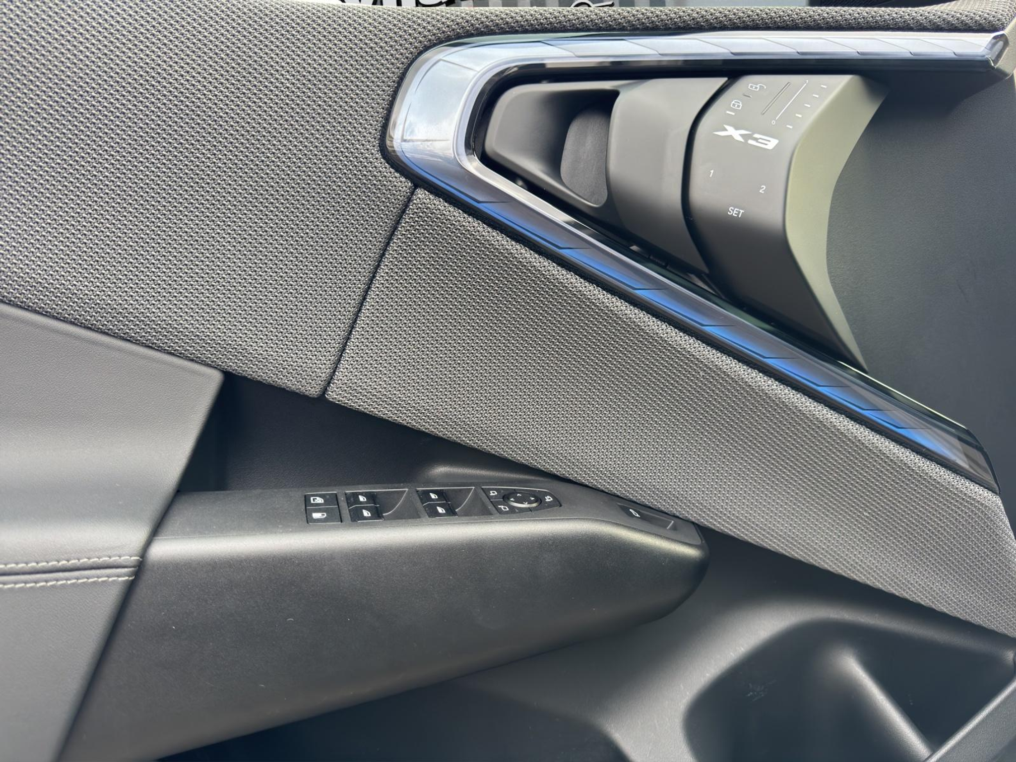 listing desktop thumbnail image 19