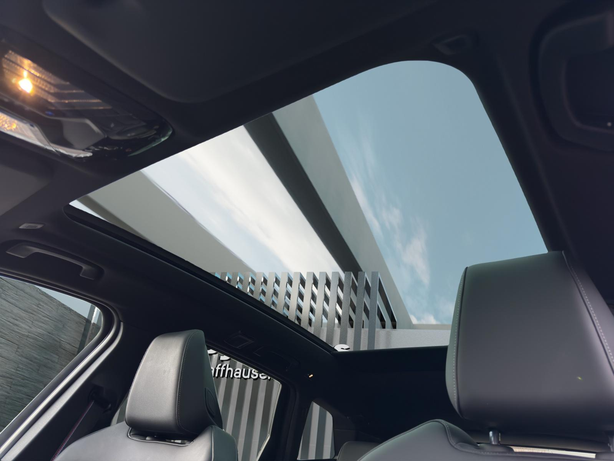 listing desktop thumbnail image 16