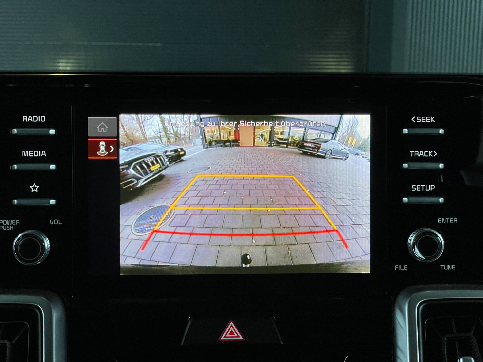 listing desktop thumbnail image 15