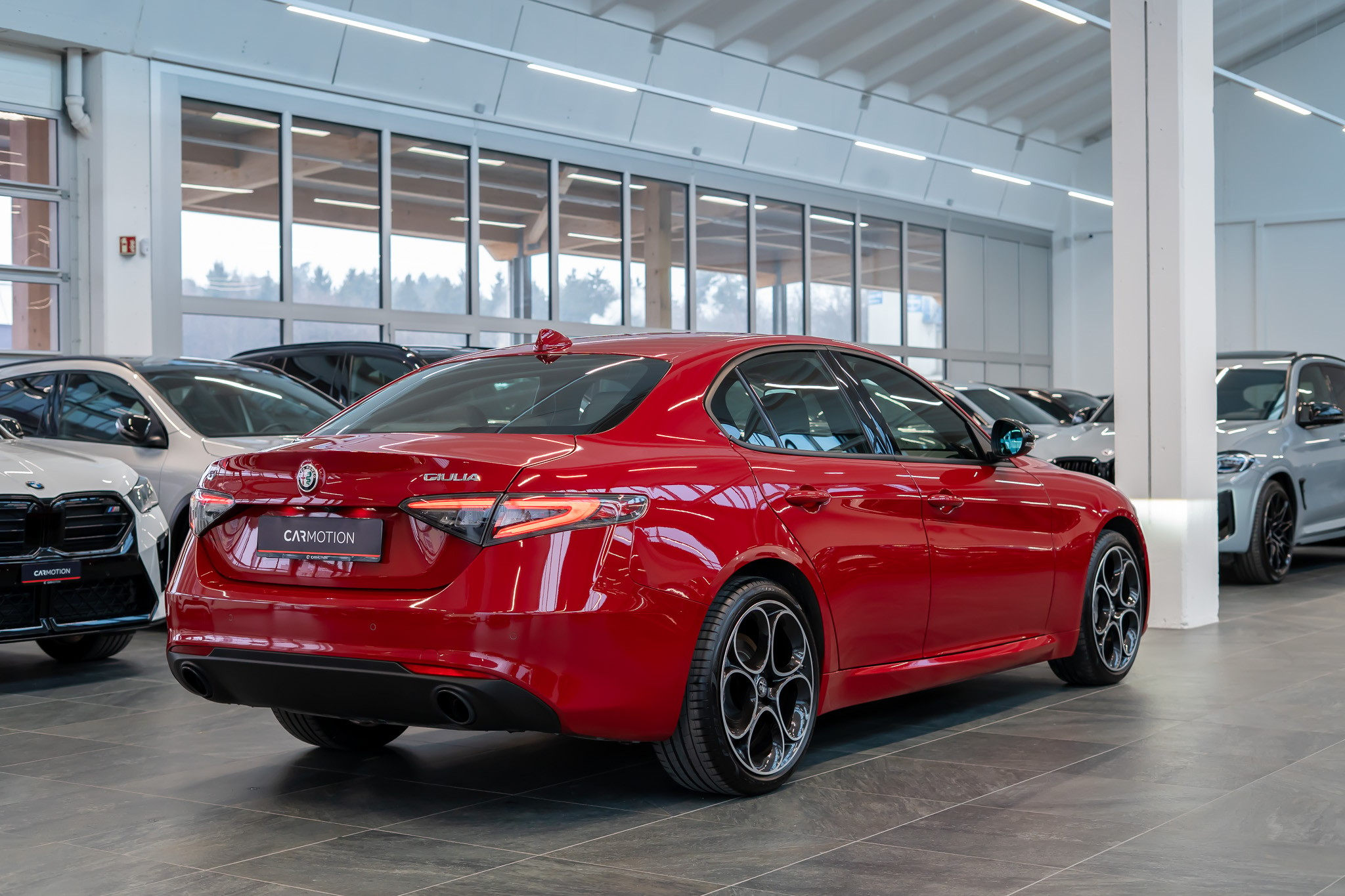 listing desktop thumbnail image 3