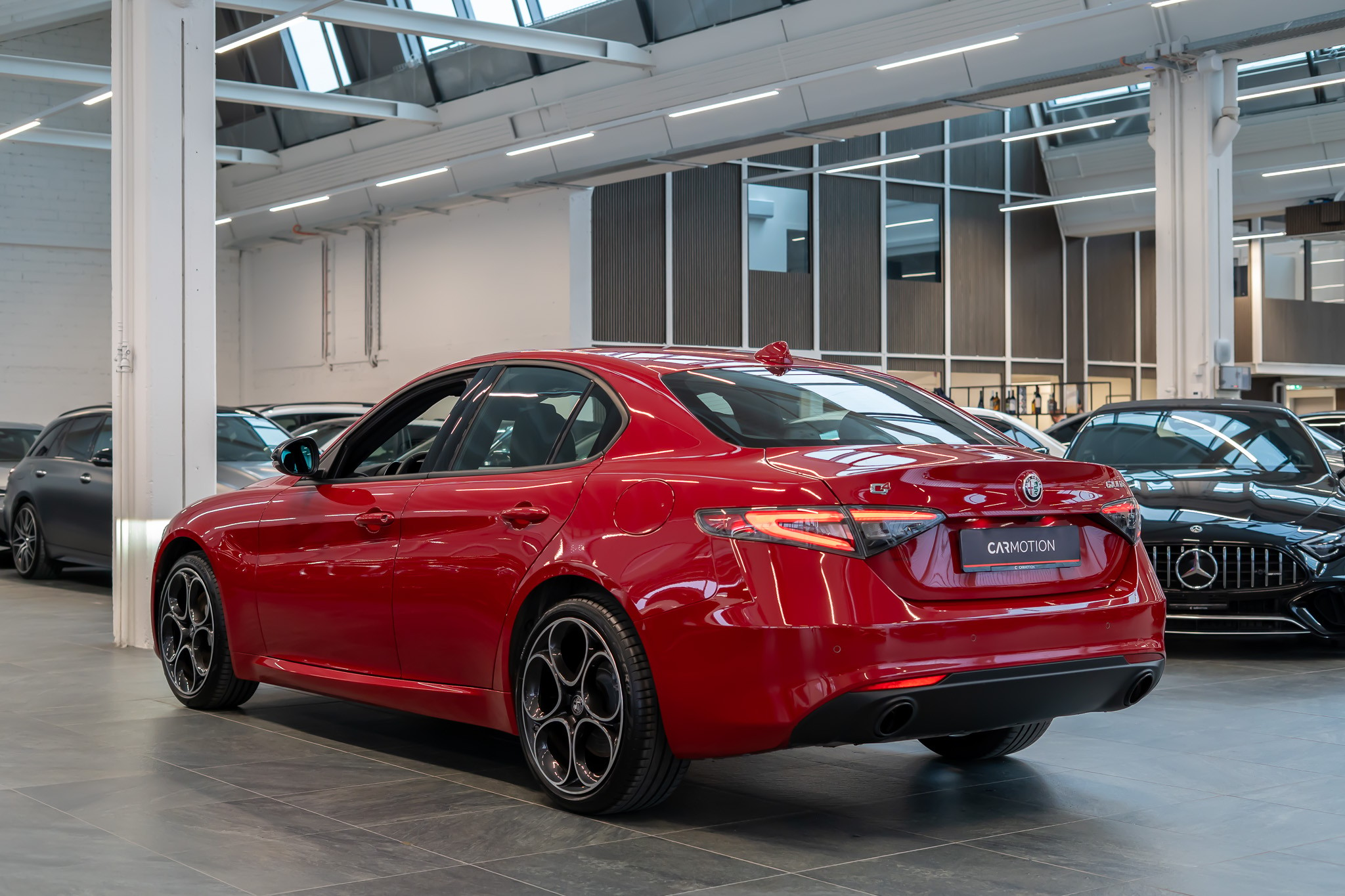 listing desktop thumbnail image 6