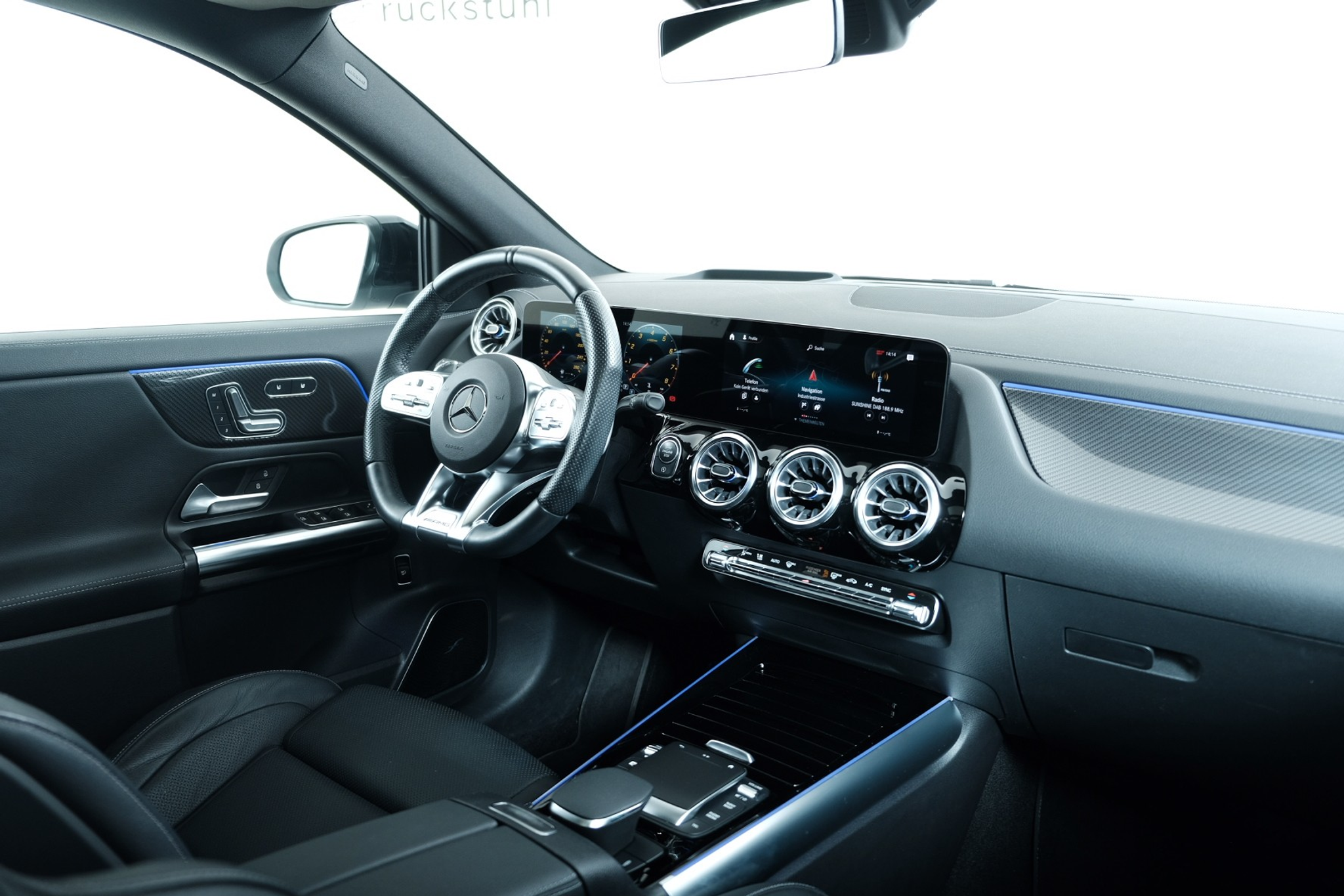 listing desktop thumbnail image 11