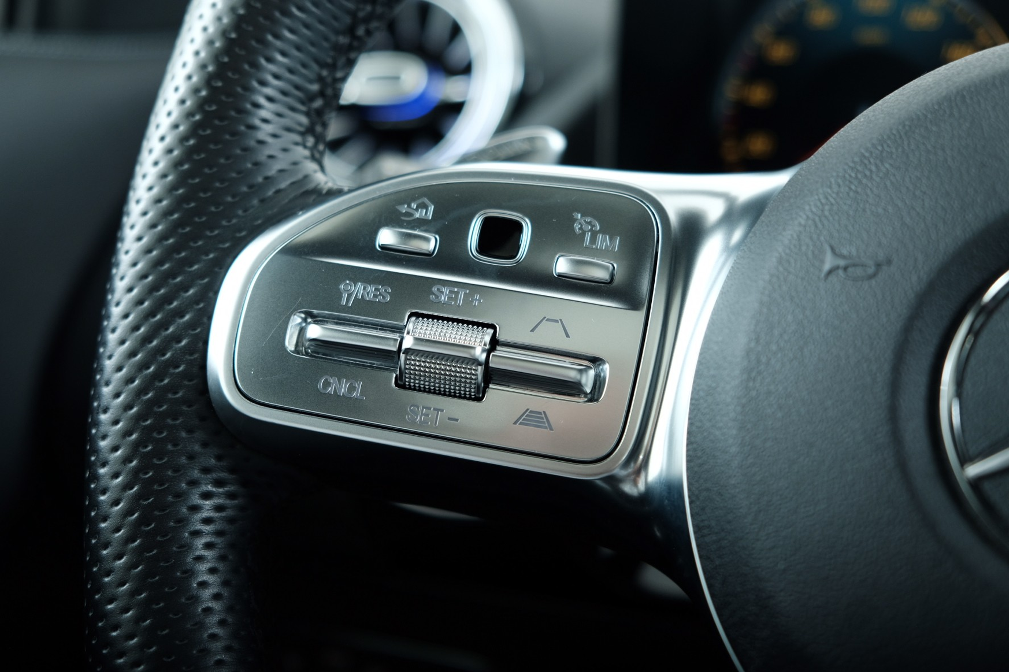 listing desktop thumbnail image 12