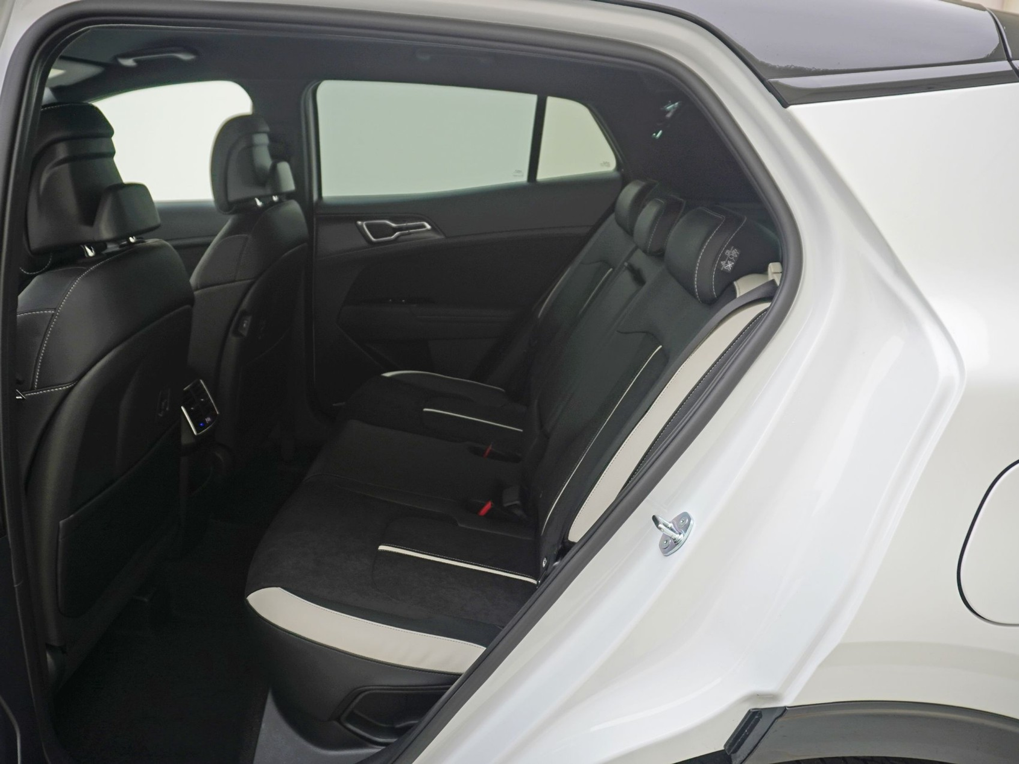 listing desktop thumbnail image 14