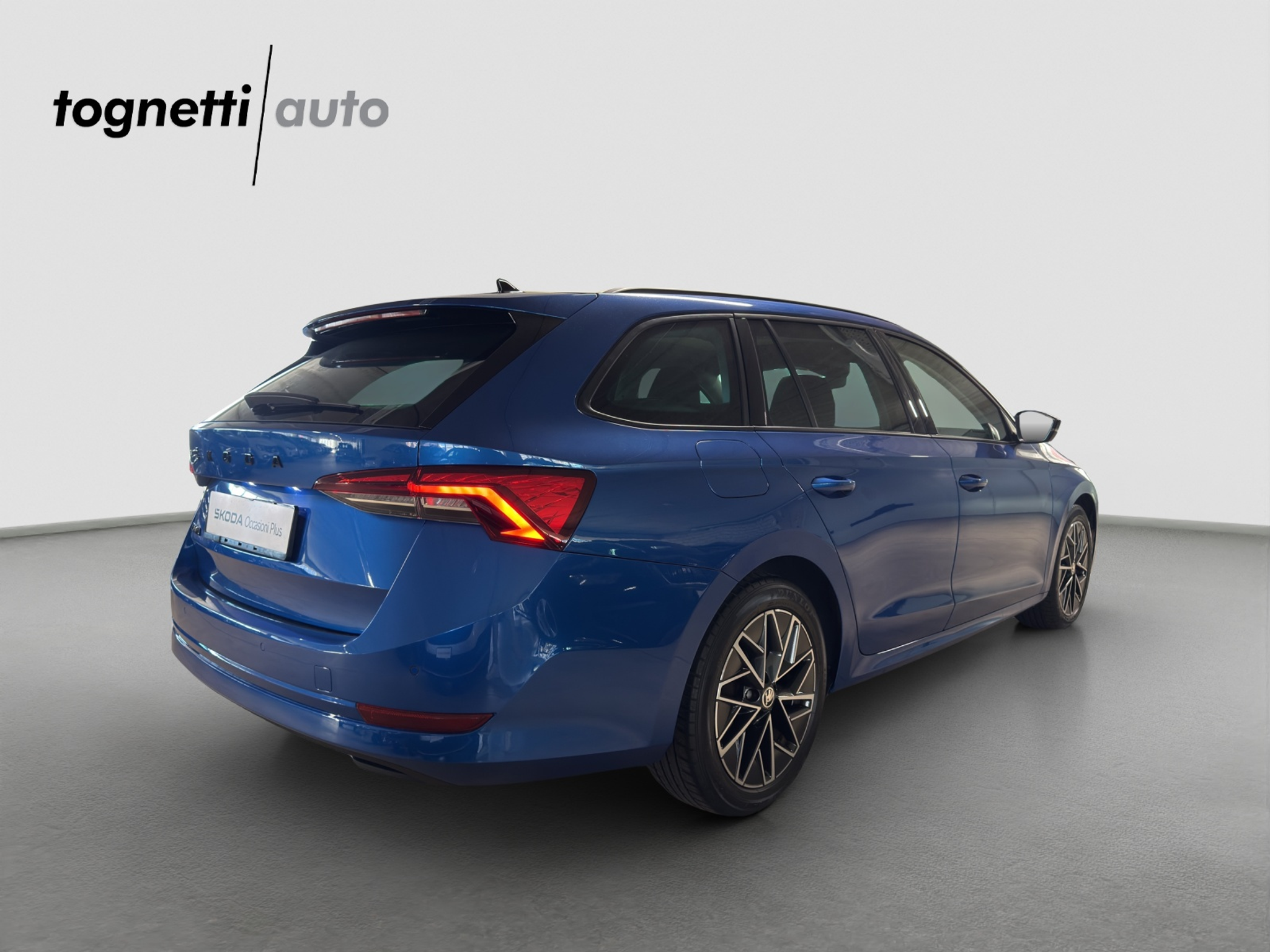 listing desktop thumbnail image 3