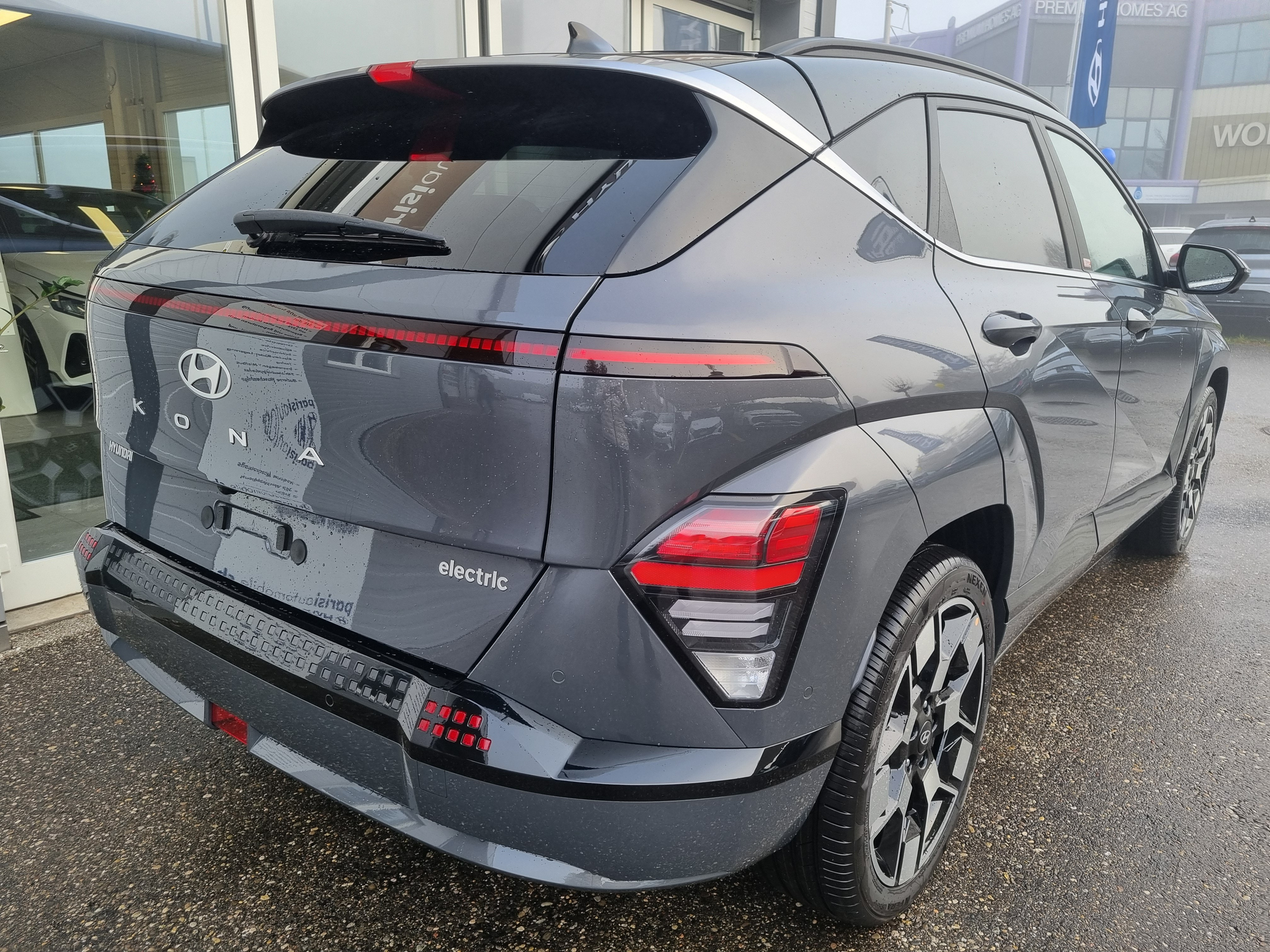 listing desktop thumbnail image 4