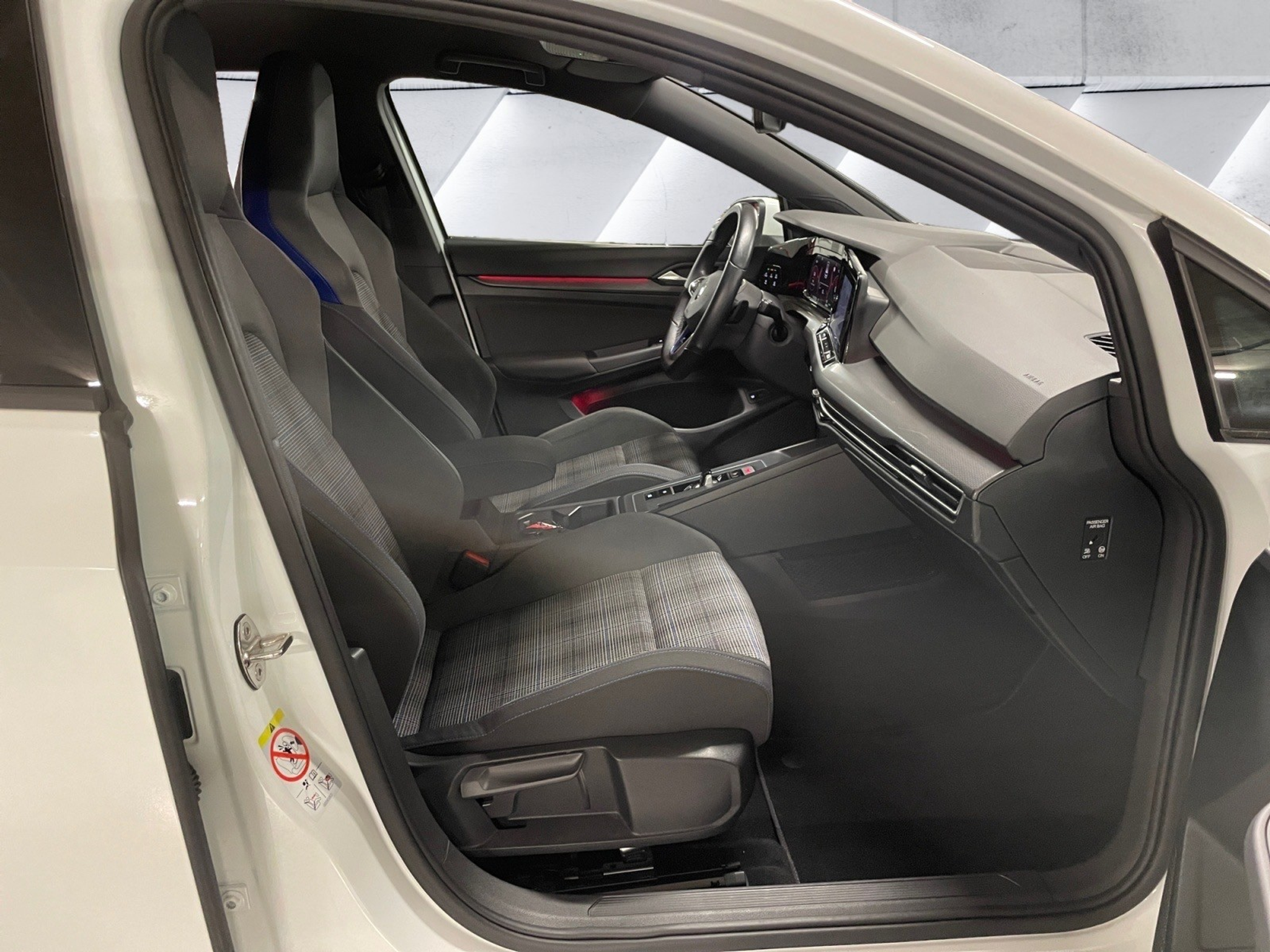 listing desktop thumbnail image 13