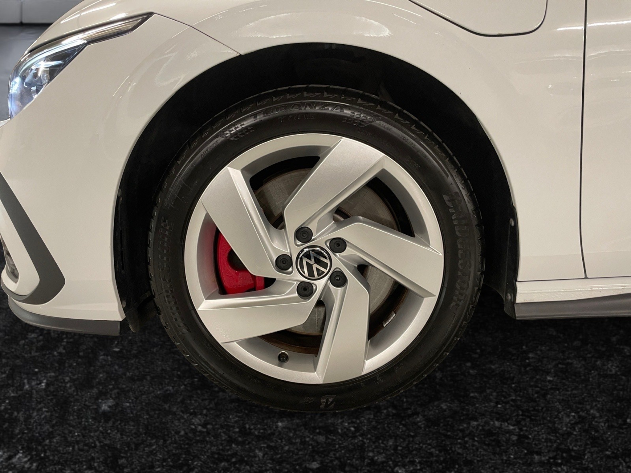 listing desktop thumbnail image 15