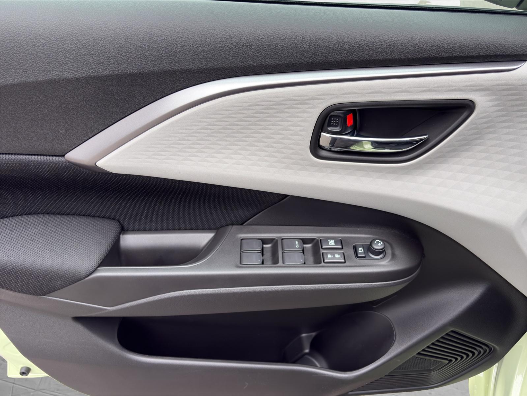 listing desktop thumbnail image 16