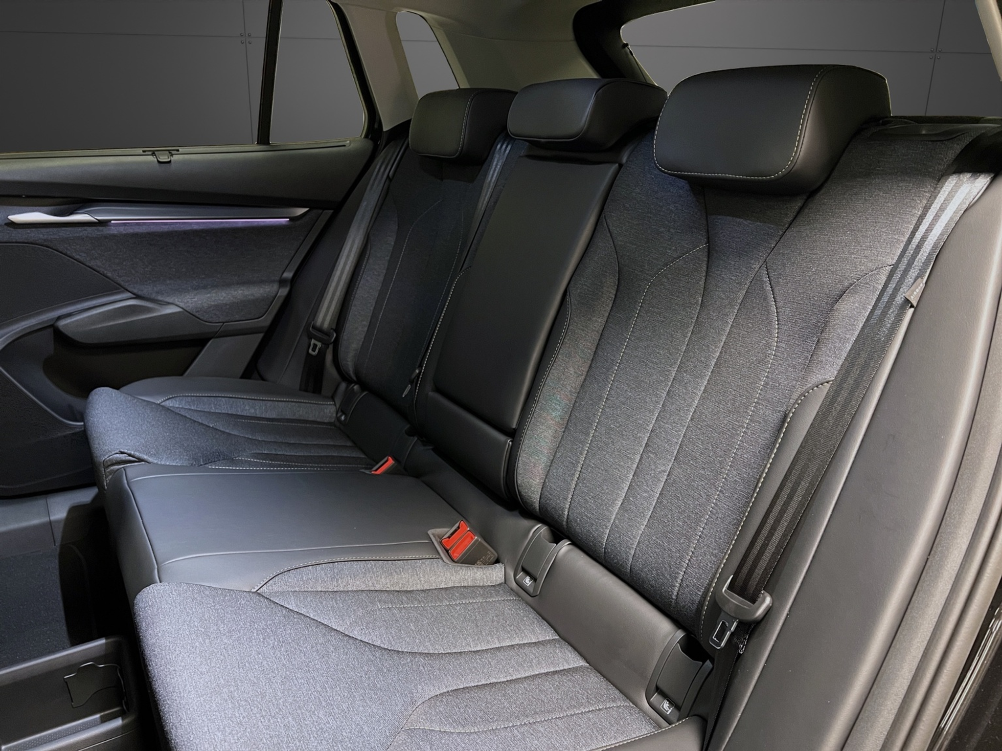 listing desktop thumbnail image 7